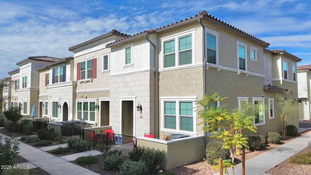 Photo of 1821 E Bernie Lane #107, Gilbert, AZ 85295 (MLS # 6975996)