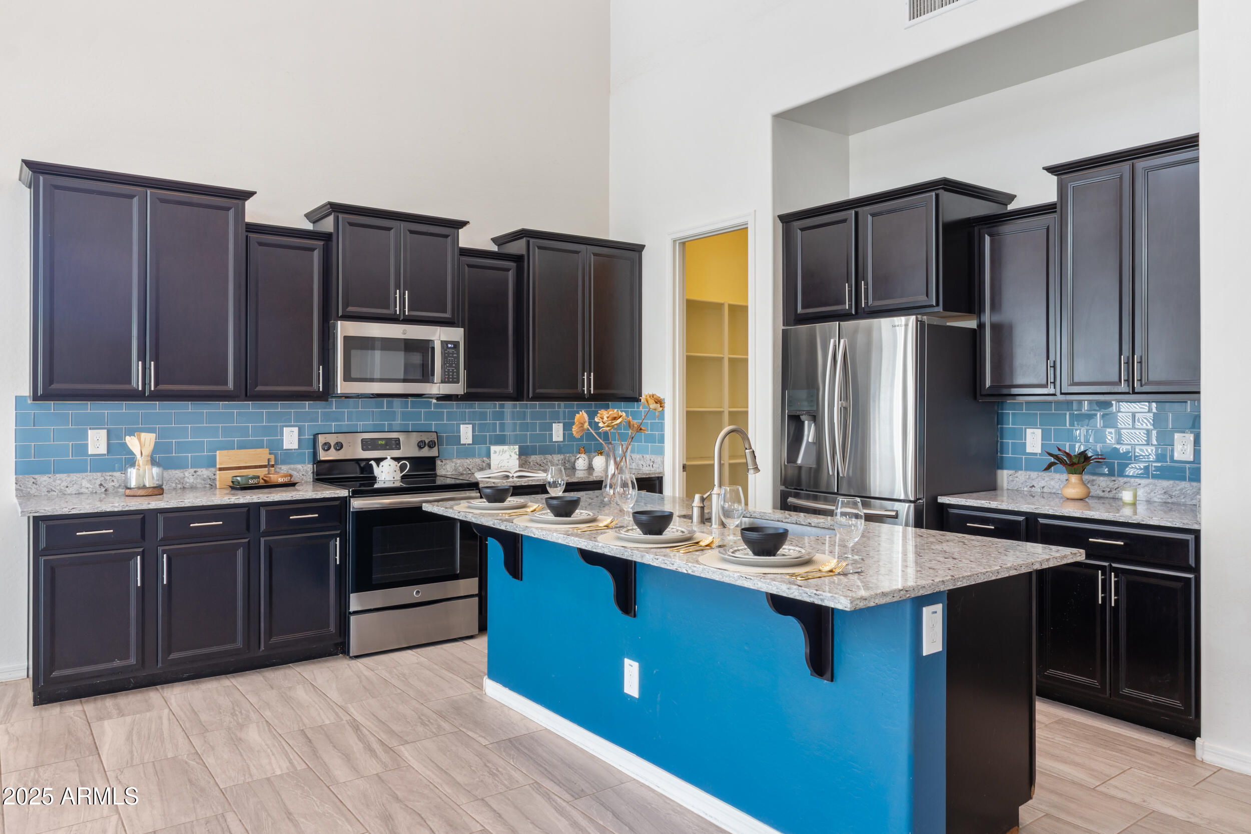 2365 N SPRINGFIELD Street