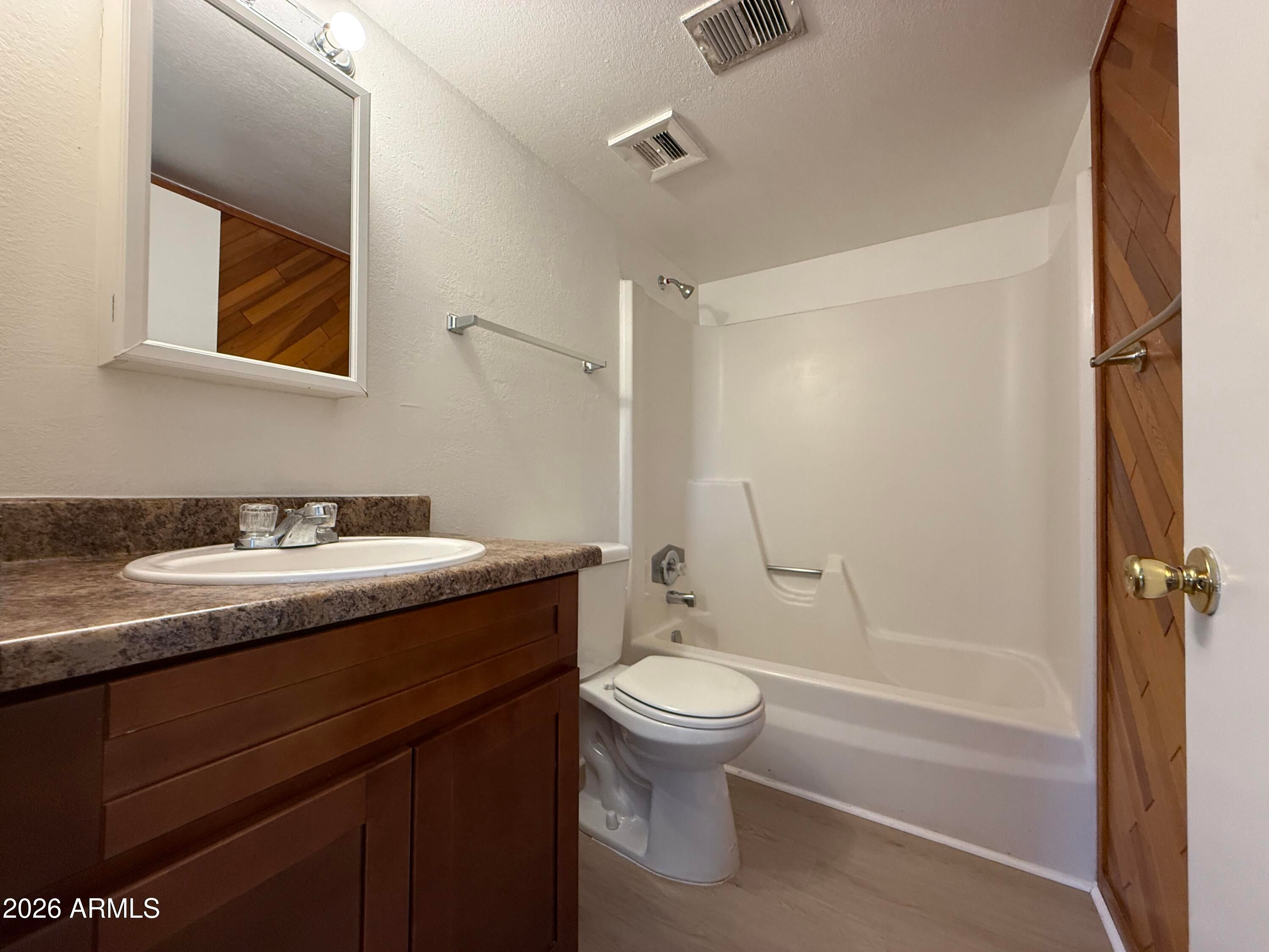 2201 W Belmont Avenue Apt 7