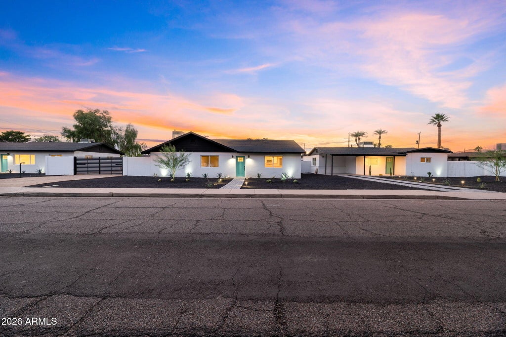 Photo of 4324 N 21st Street, Phoenix, AZ 85016 (MLS # 7072919)