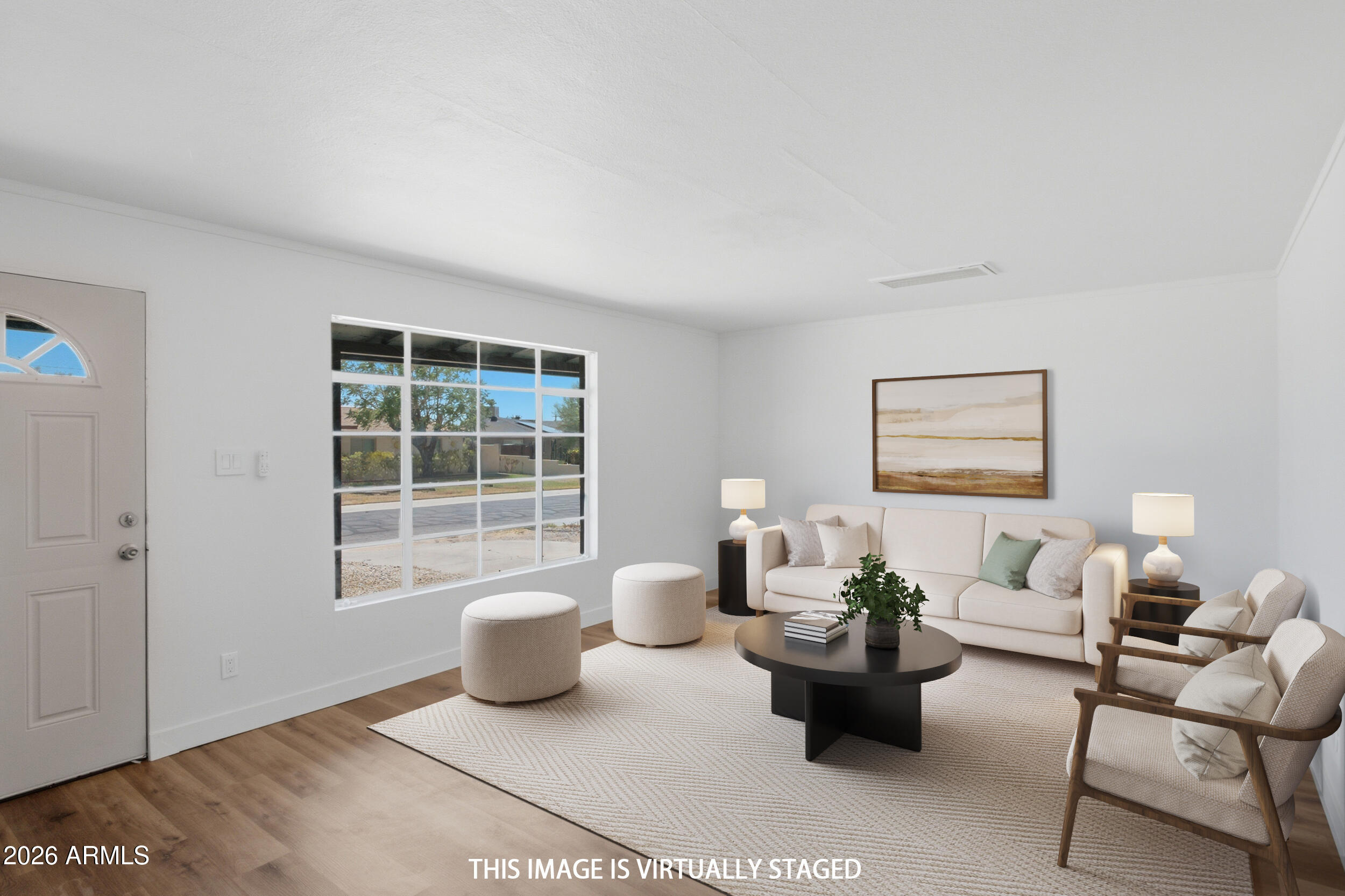 2114 W RANCHO Drive