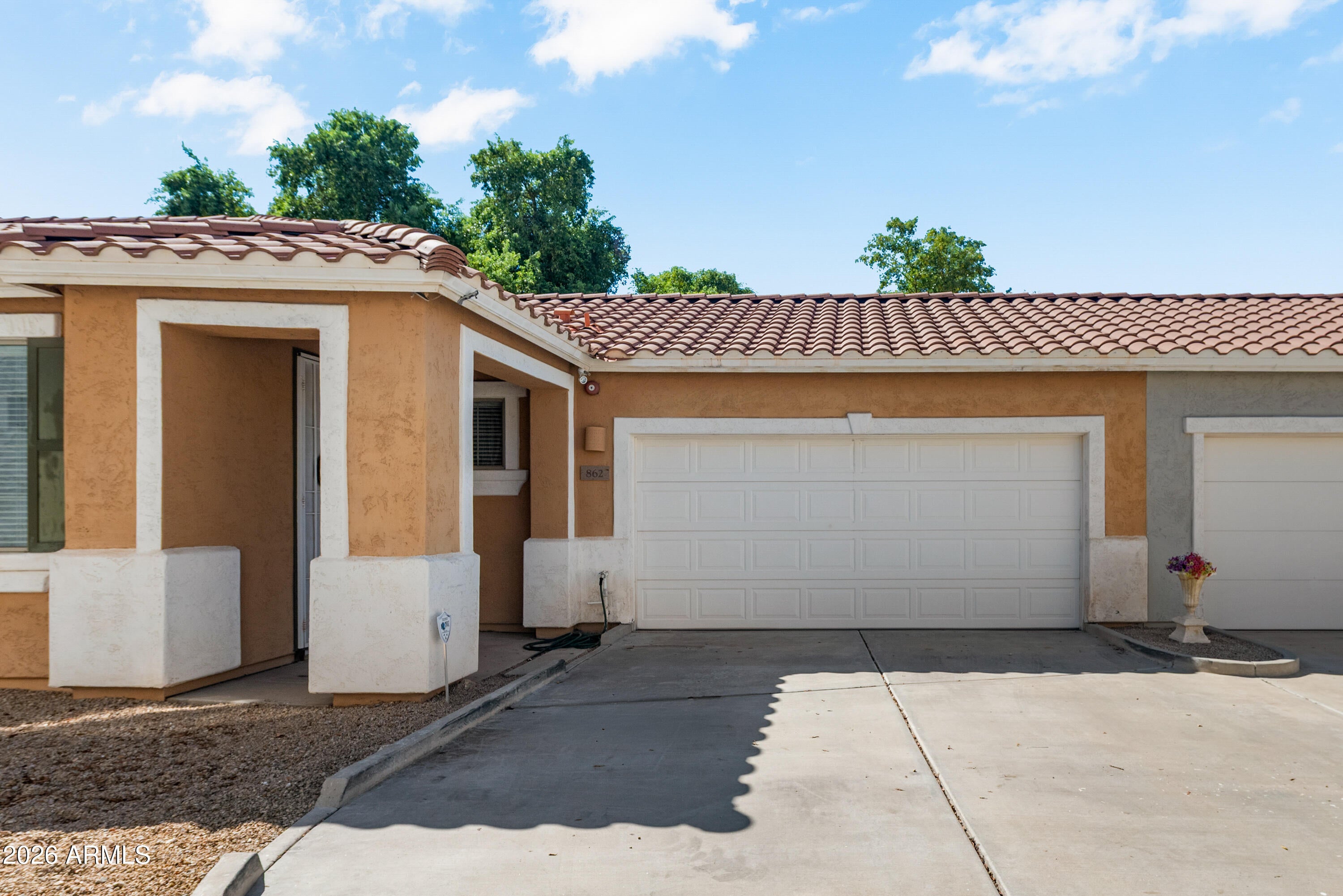 862 S COLONIAL Drive