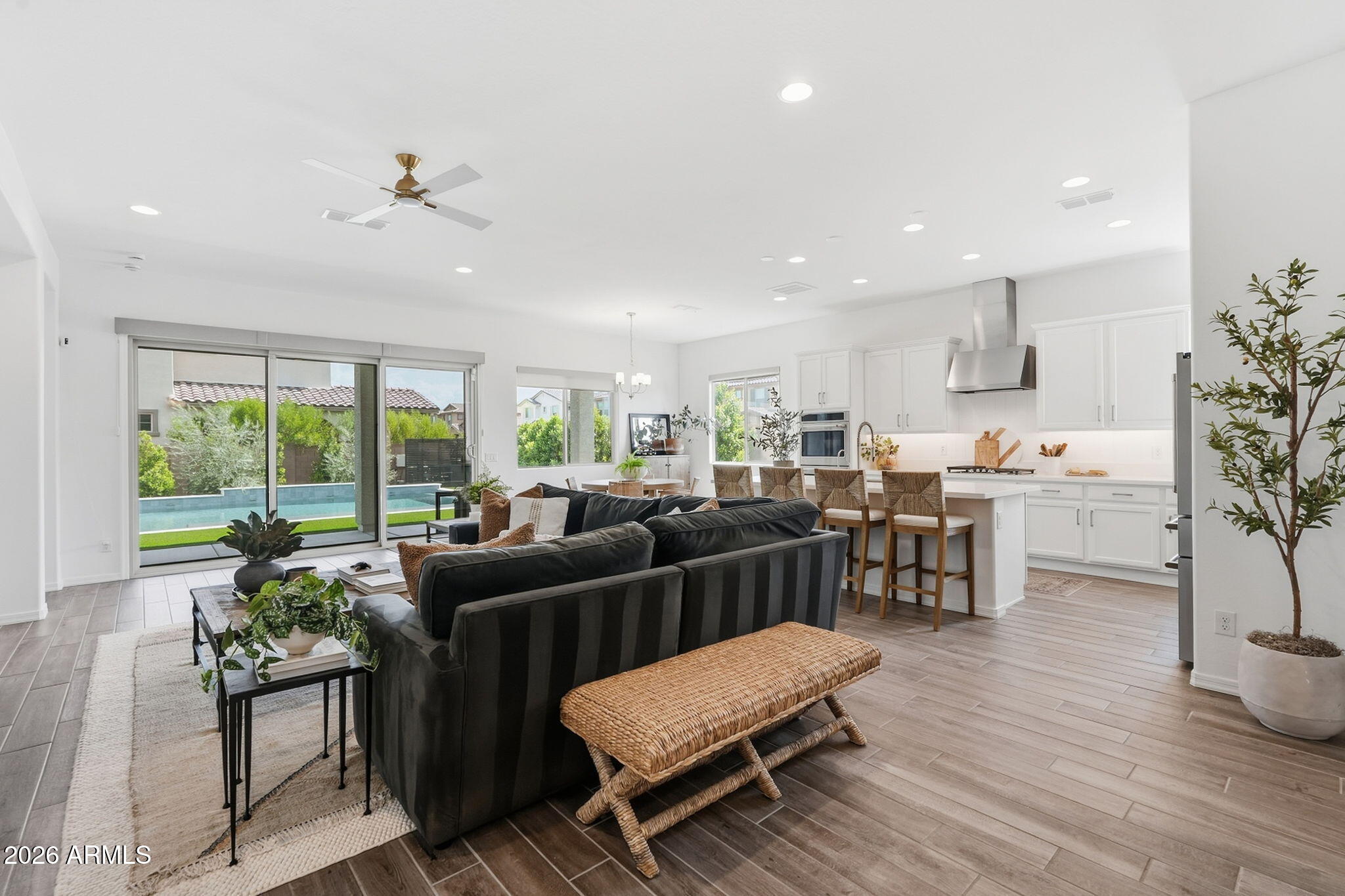5643 S DANTE --