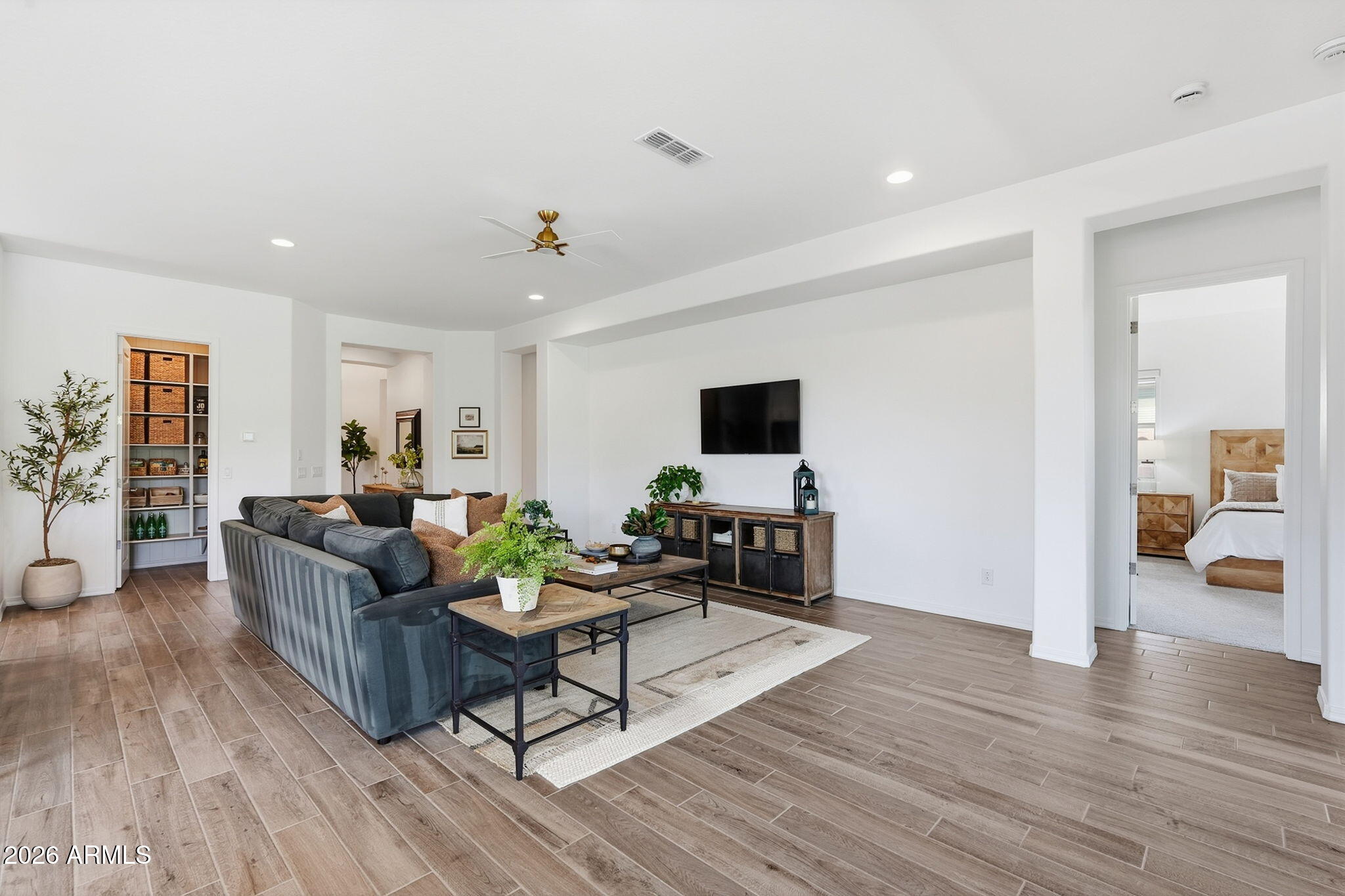 5643 S DANTE --