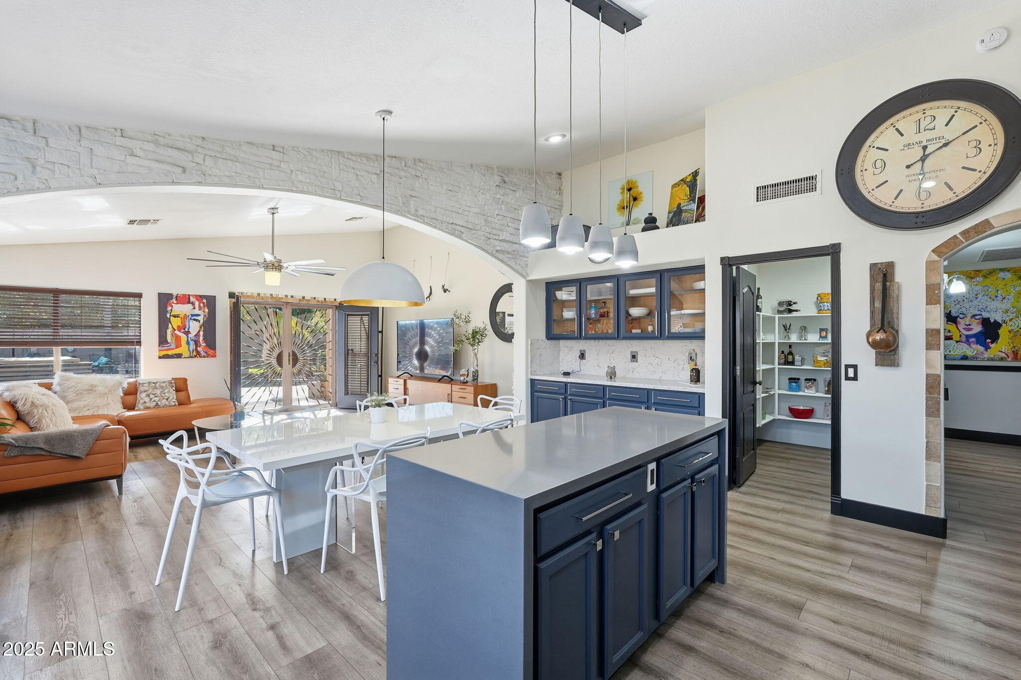 2483 E MORELOS Street