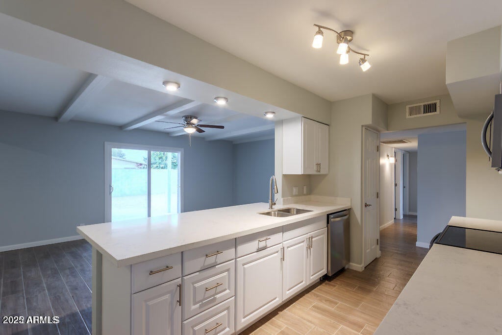 1654 N Queensbury --