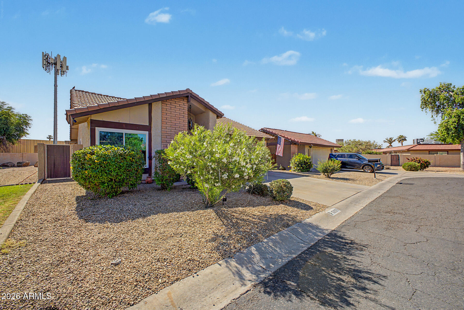 5221 E SAGUARO Circle