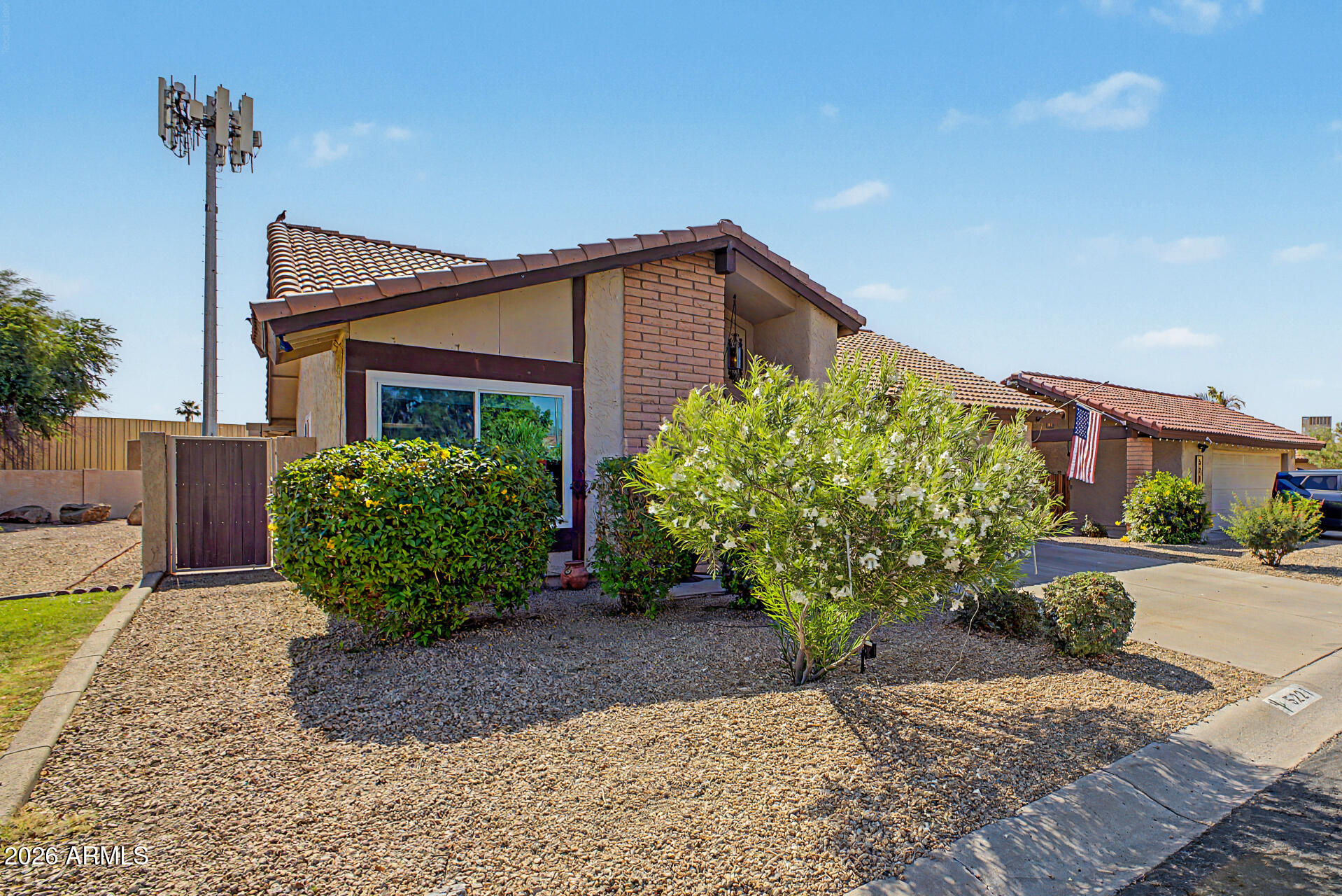 5221 E SAGUARO Circle