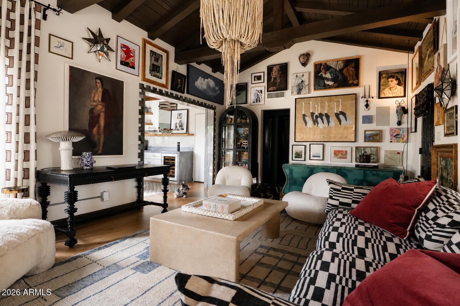61 W WILSHIRE Drive