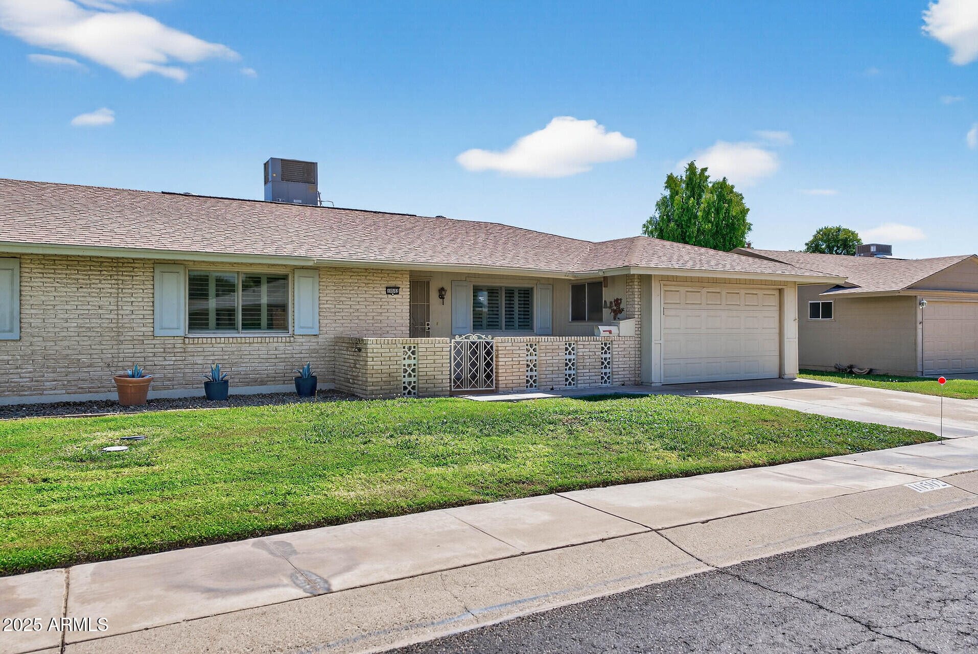 10502 W ROUNDELAY Circle