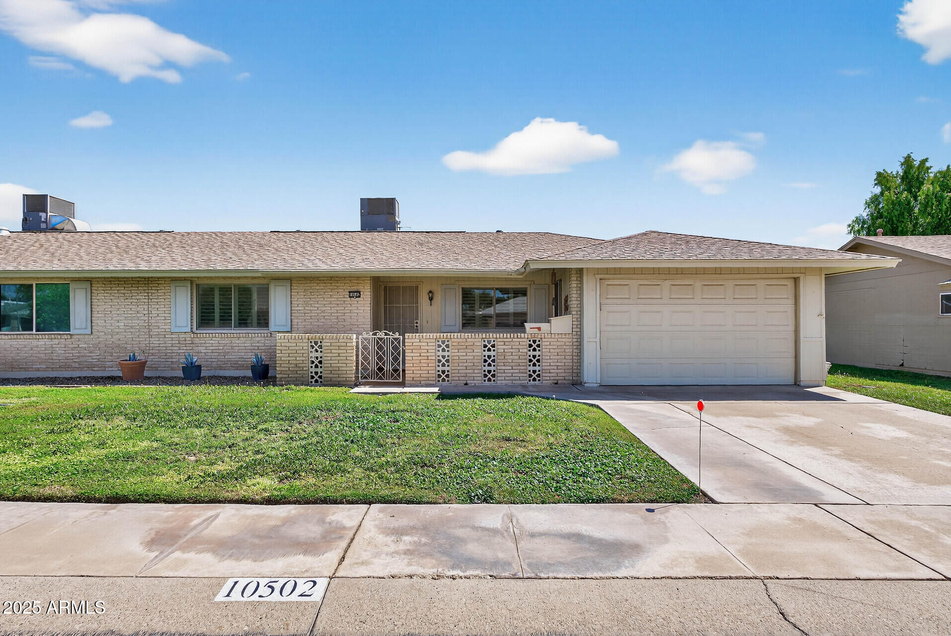 10502 W ROUNDELAY Circle