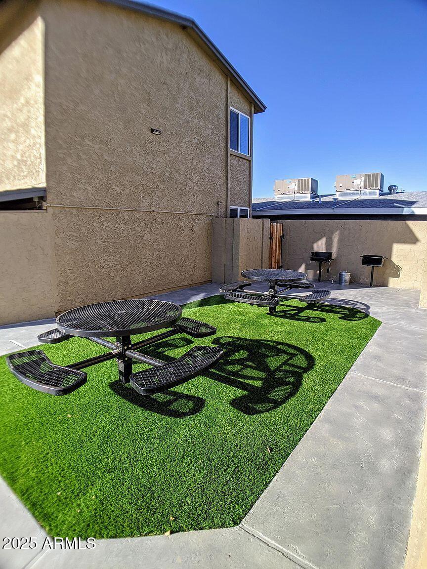 IDLE EASE - Residential Income