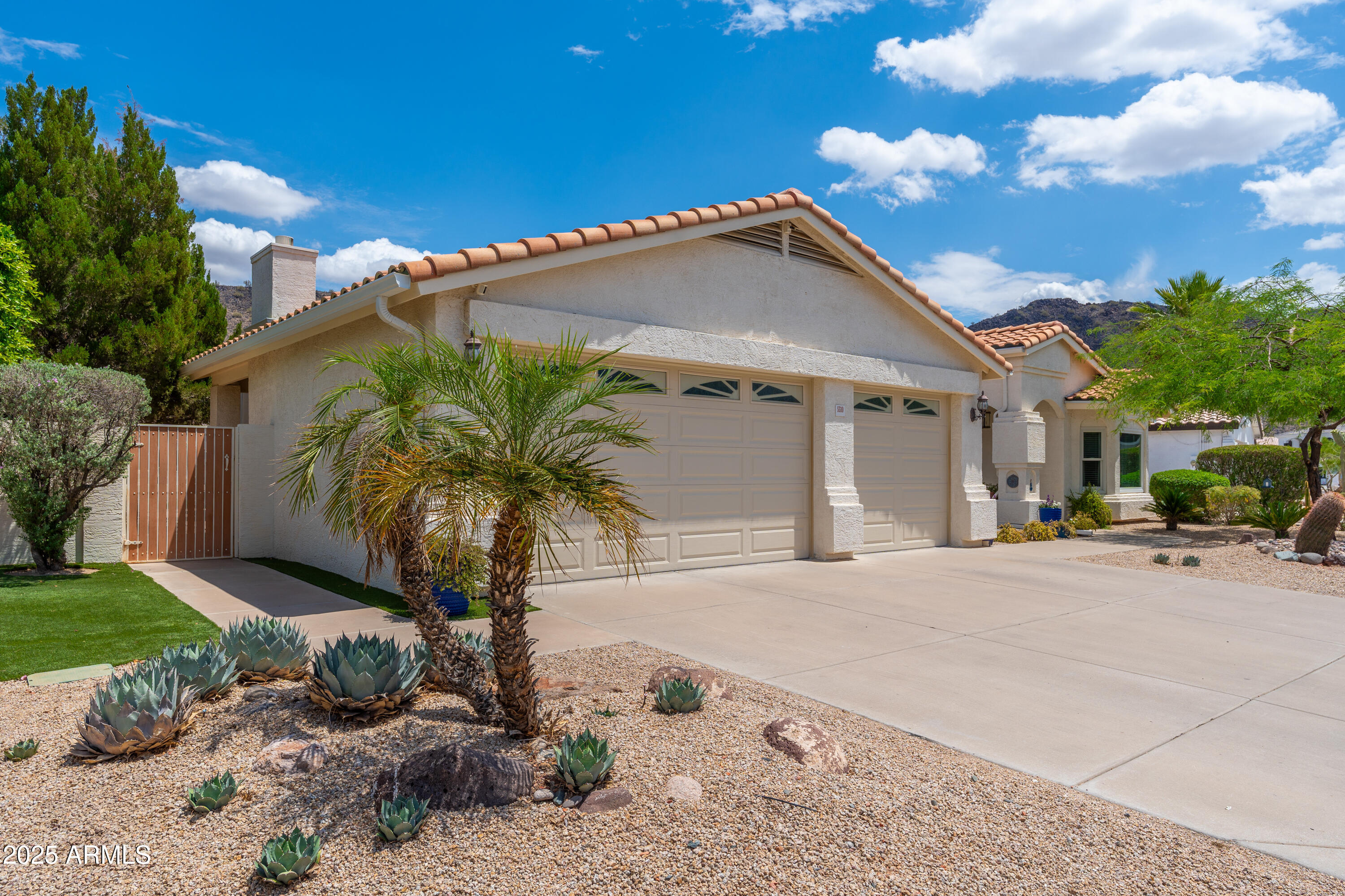 5510 W ARROWHEAD LAKES Drive
