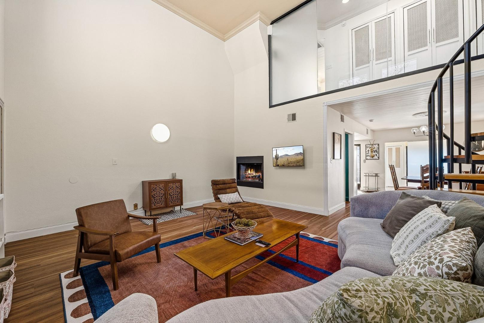 385 W Pierson Street E5