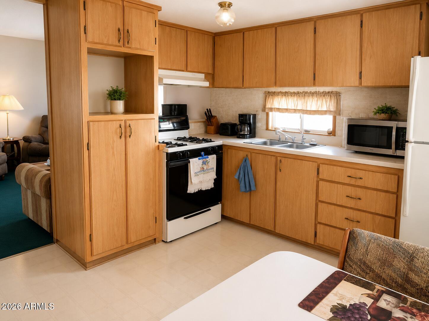550 PALM Drive 52