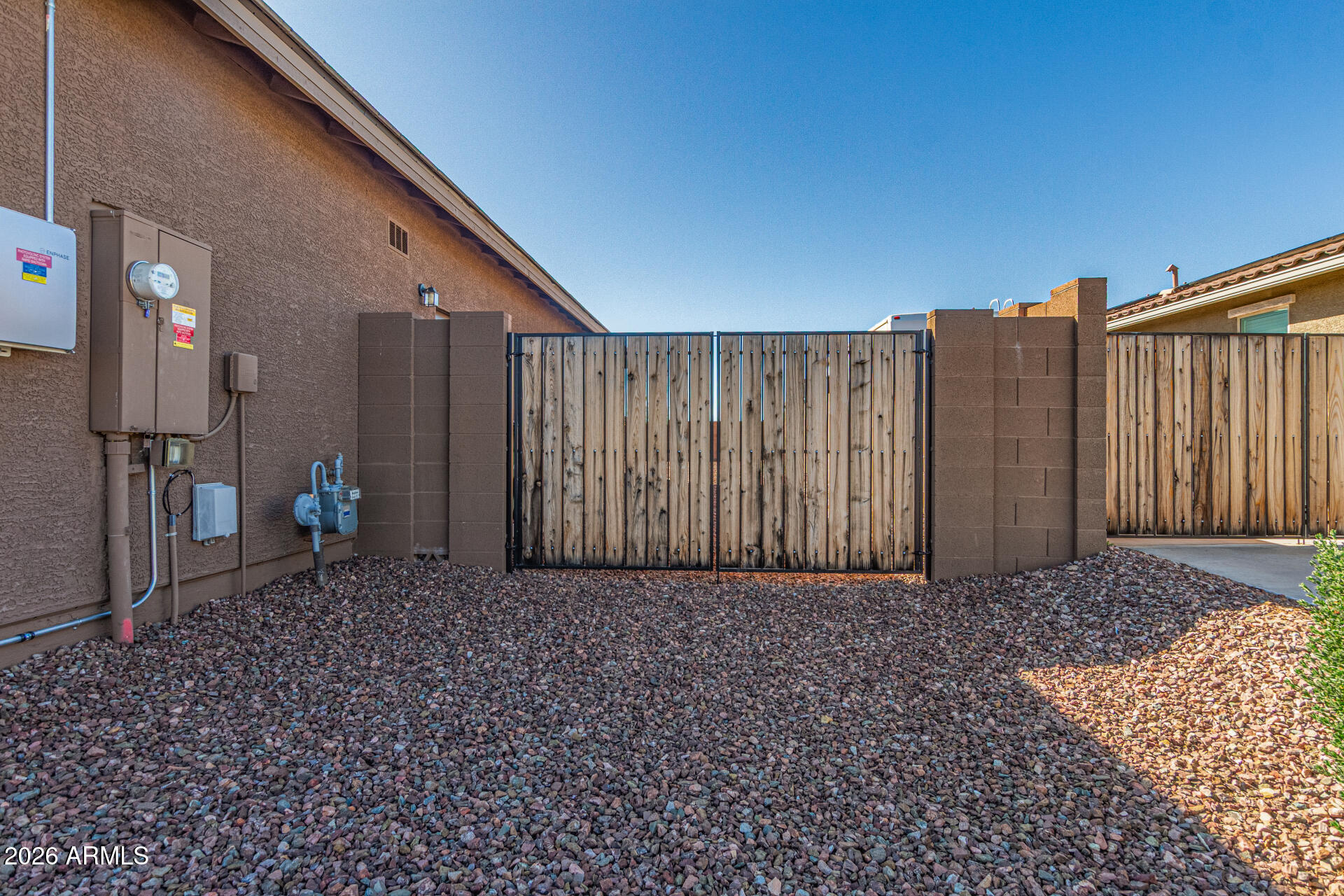 18009 W PIERSON Street