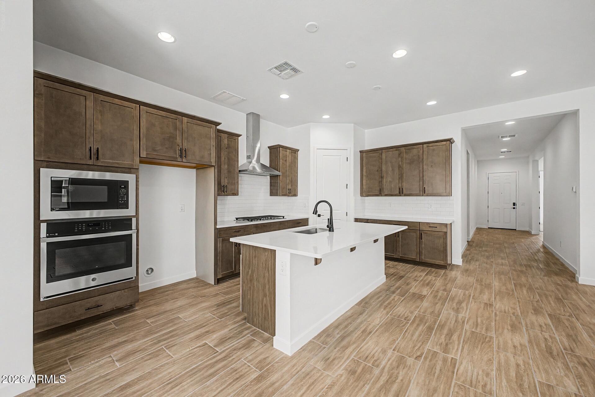16976 W DESERT Lane