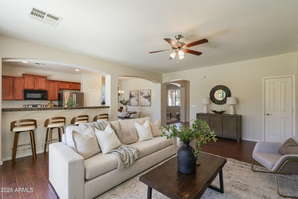 2989 S FISHER LN, GILBERT, AZ 85295 - Image 7bbc3e79c07c3856f69e7f596ebd522c/3517556575