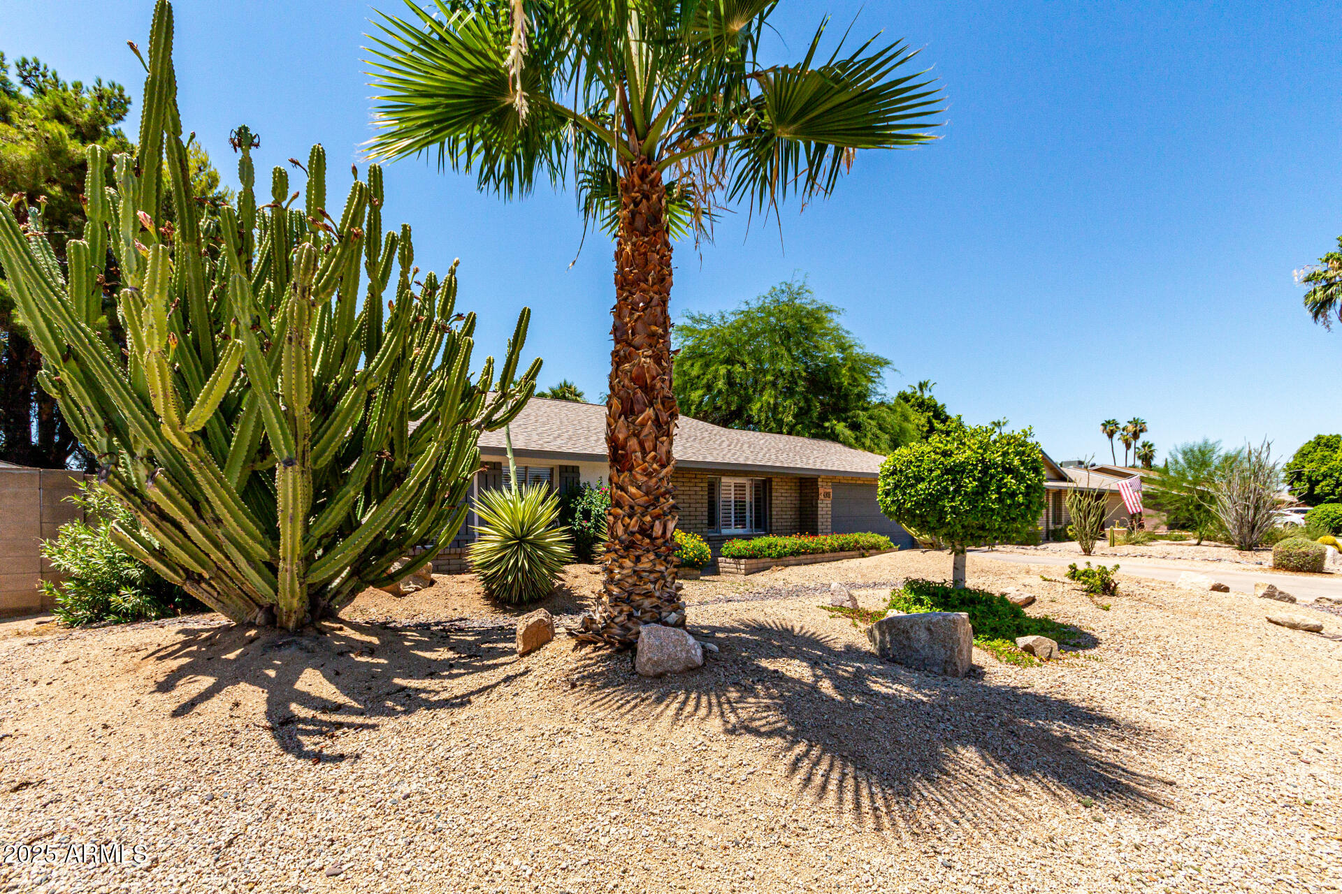 4909 E WALTANN Lane