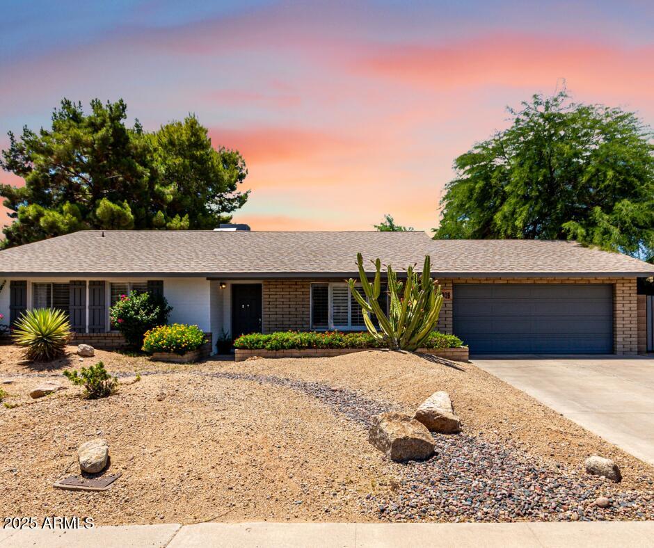 4909 E WALTANN Lane