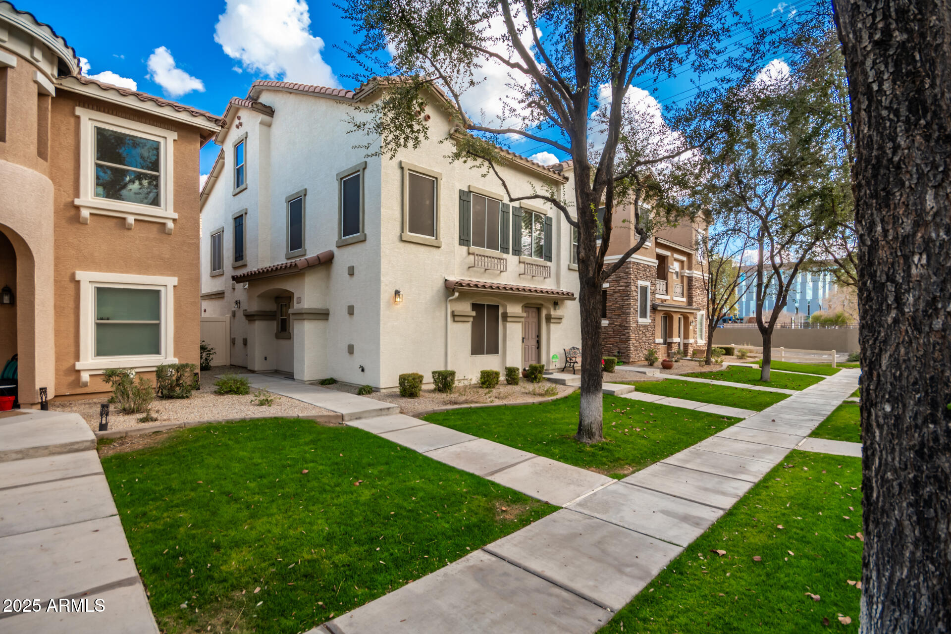 428 N MAHOGANY Court