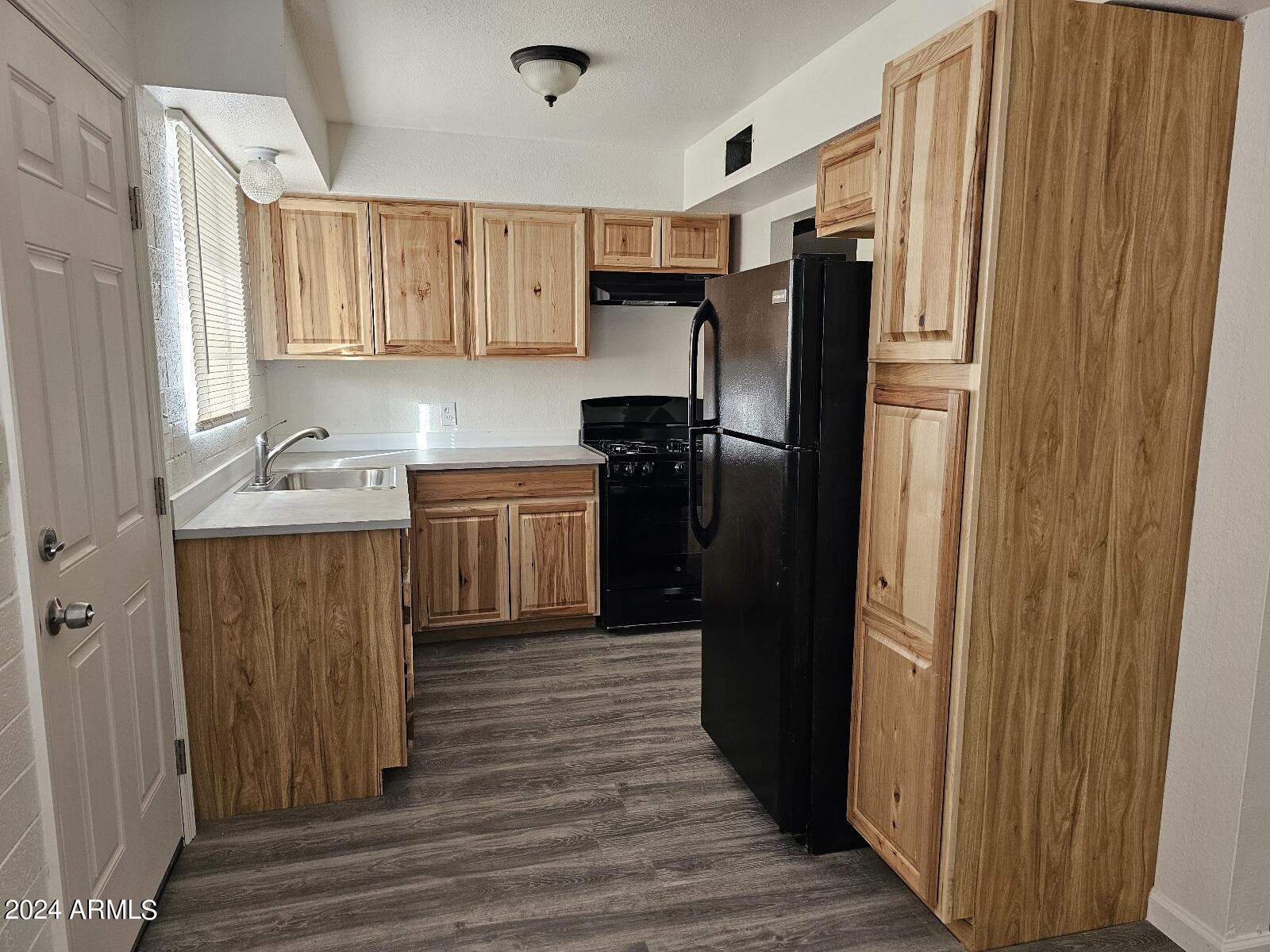 2401 N AMARILLO Street 2