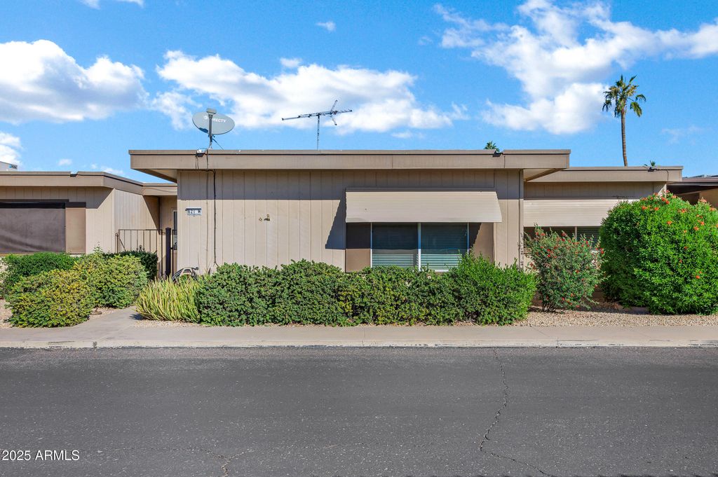 Photo of 13621 N 98th Avenue #H, Sun City, AZ 85351 (MLS # 6943610)