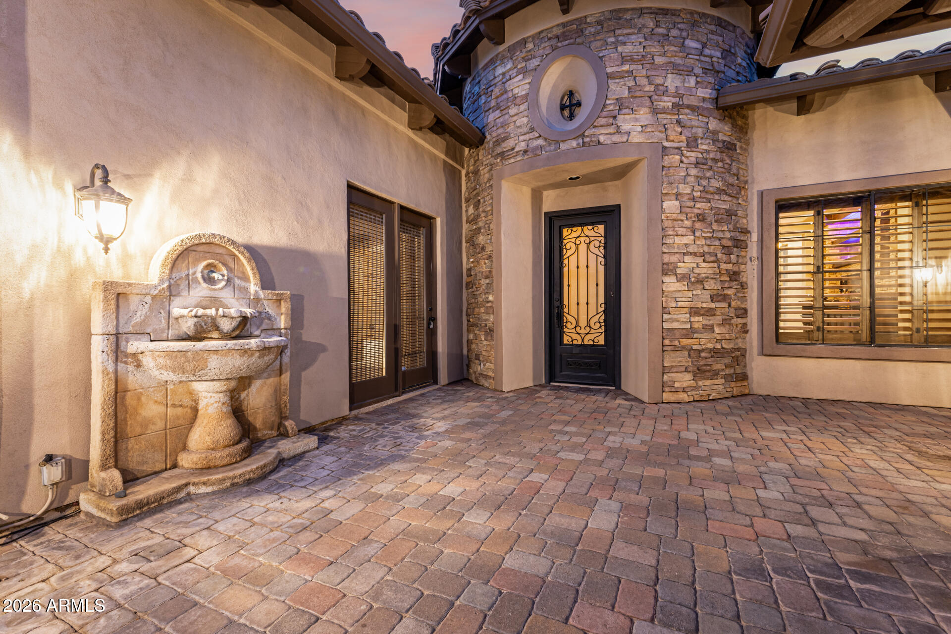 4046 N SILVER RIDGE Circle