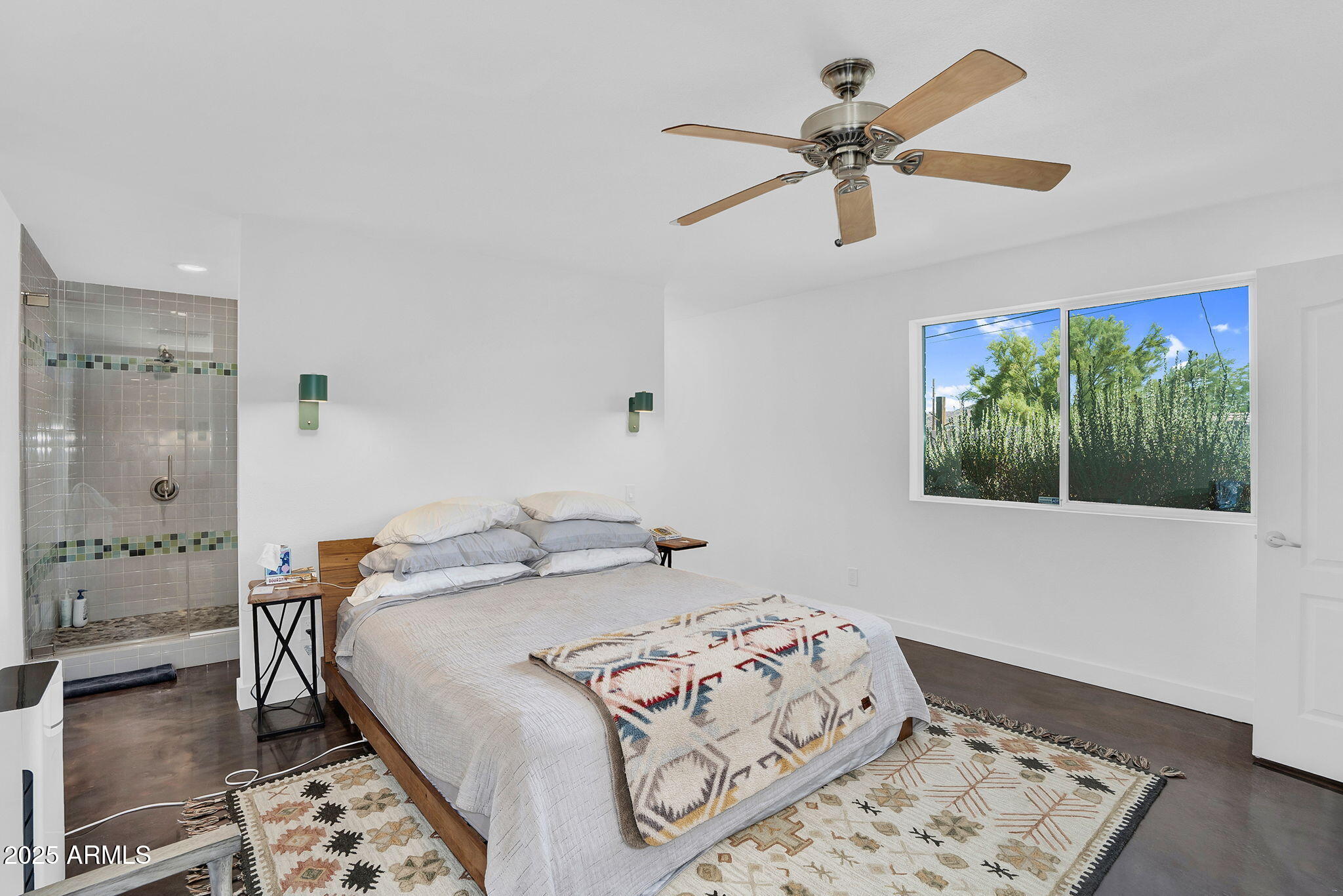 Homes 3 1233 E DESERT COVE Avenue