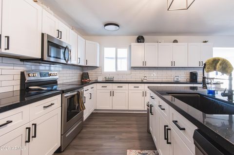 122 E DEL RIO Drive Tempe AZ 85282