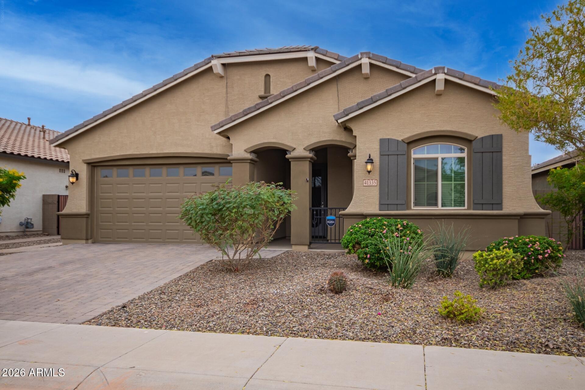 41335 W ALMIRA Drive