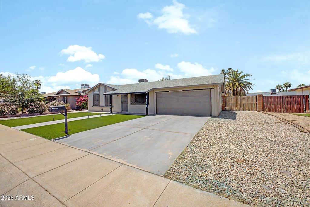 Photo of 9822 N 47th Drive, Glendale, AZ 85302 (MLS # 7029435)