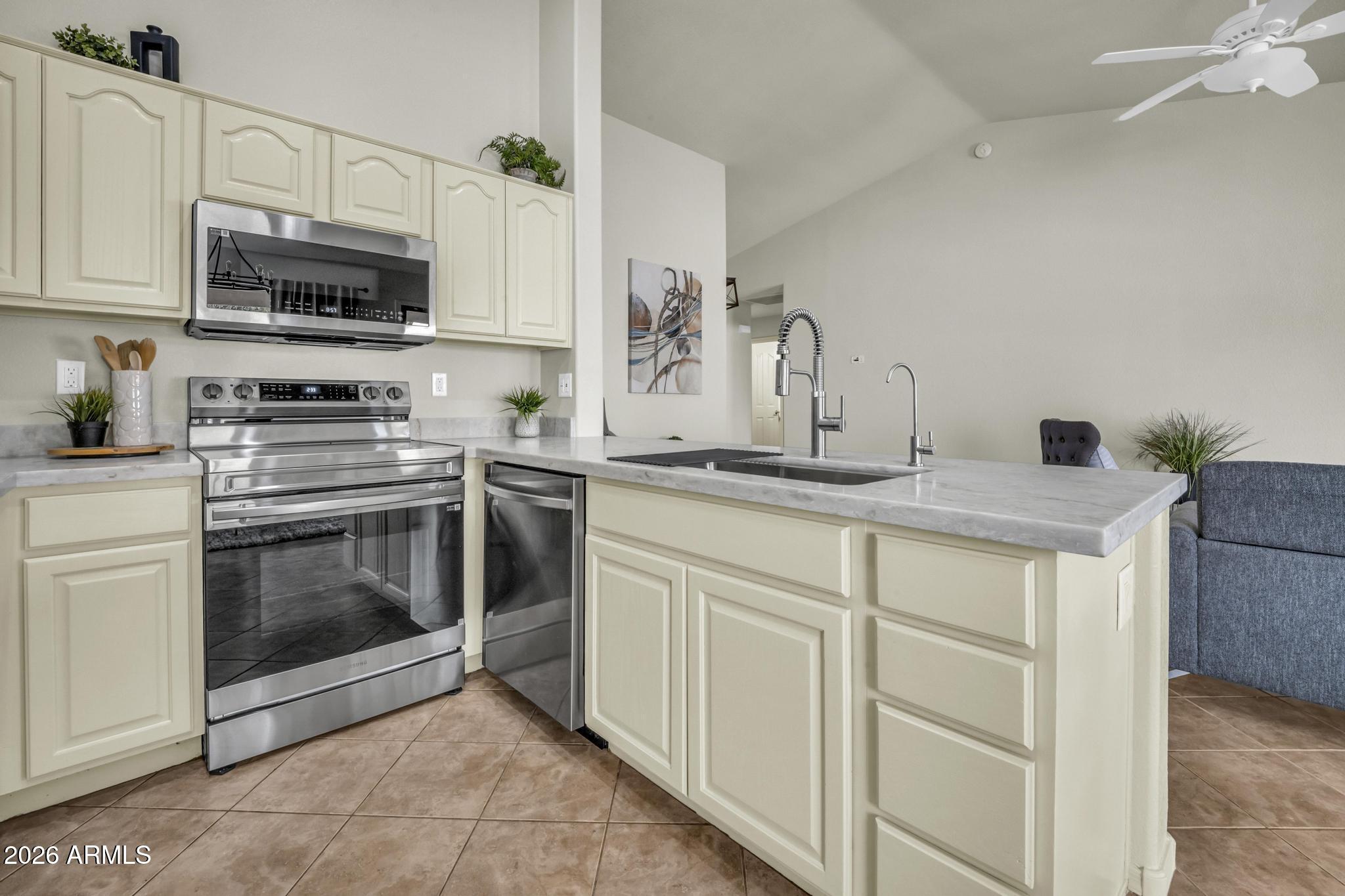 25211 S BRIARCREST Drive