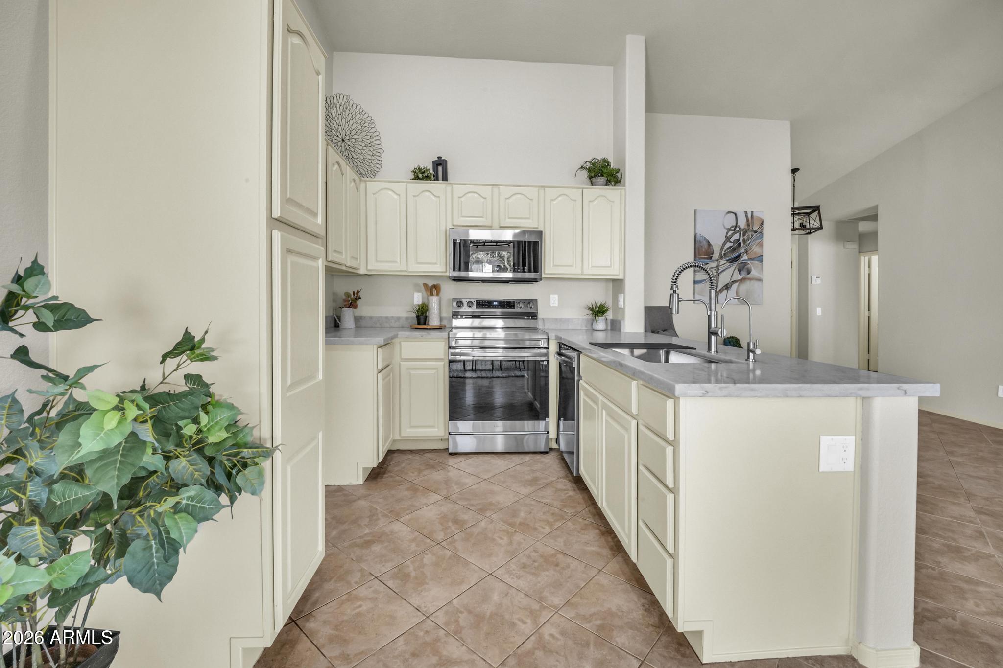 25211 S BRIARCREST Drive