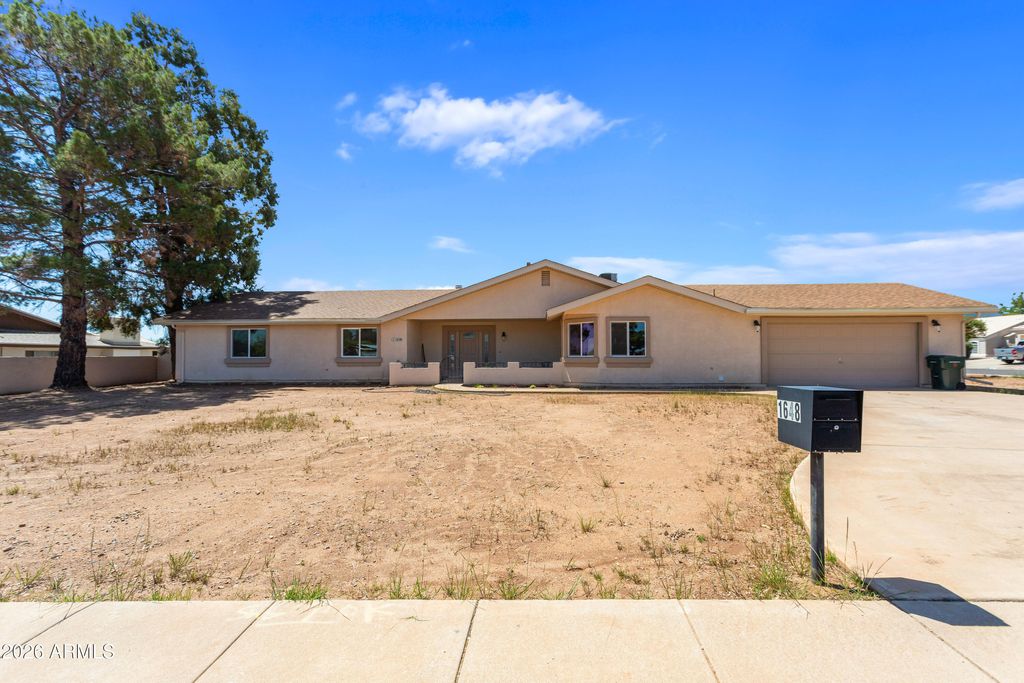 Photo of 1648 Piccadilly Drive, Sierra Vista, AZ 85635 (MLS # 7022664)