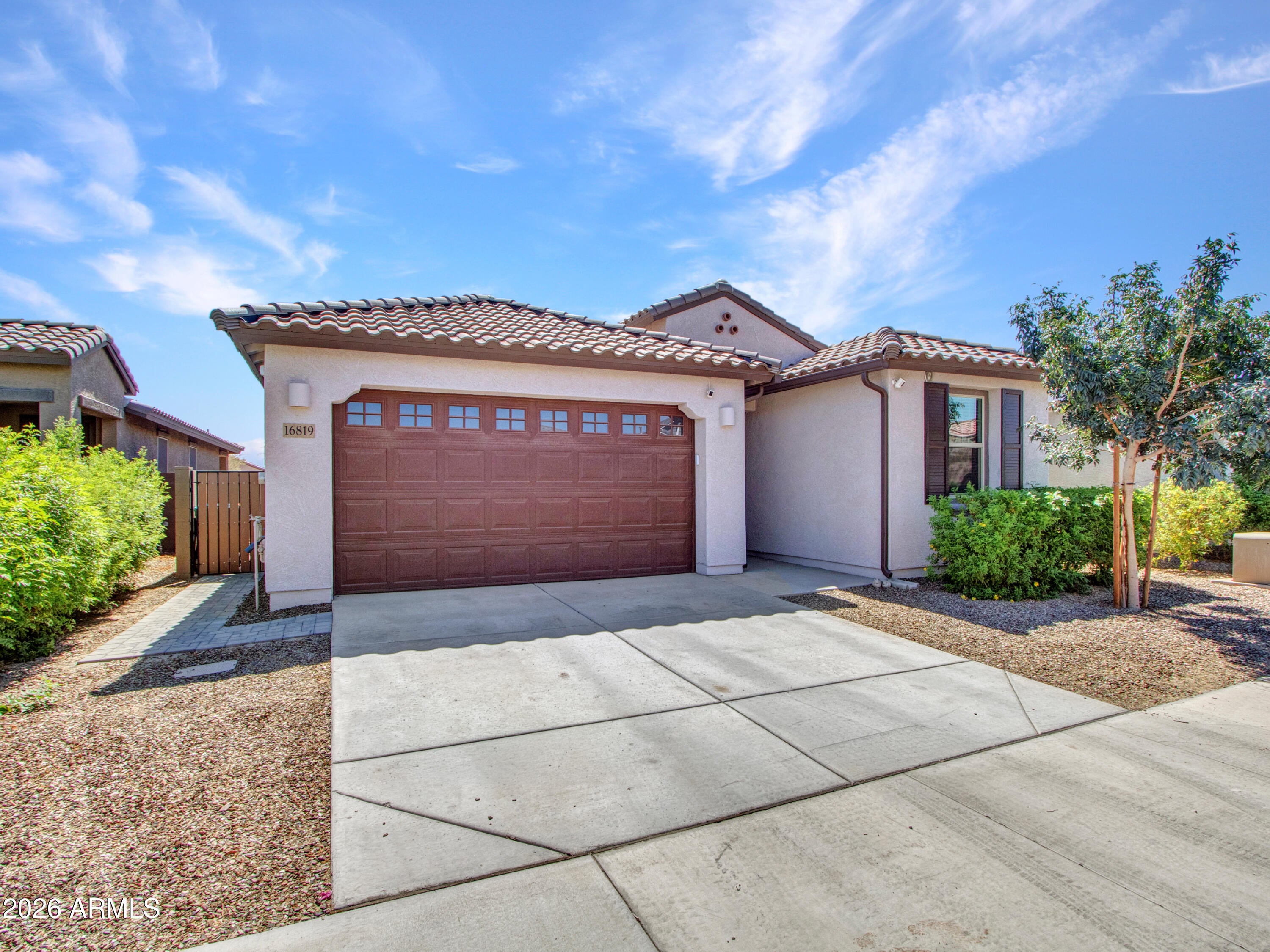 16819 W ECHO Lane