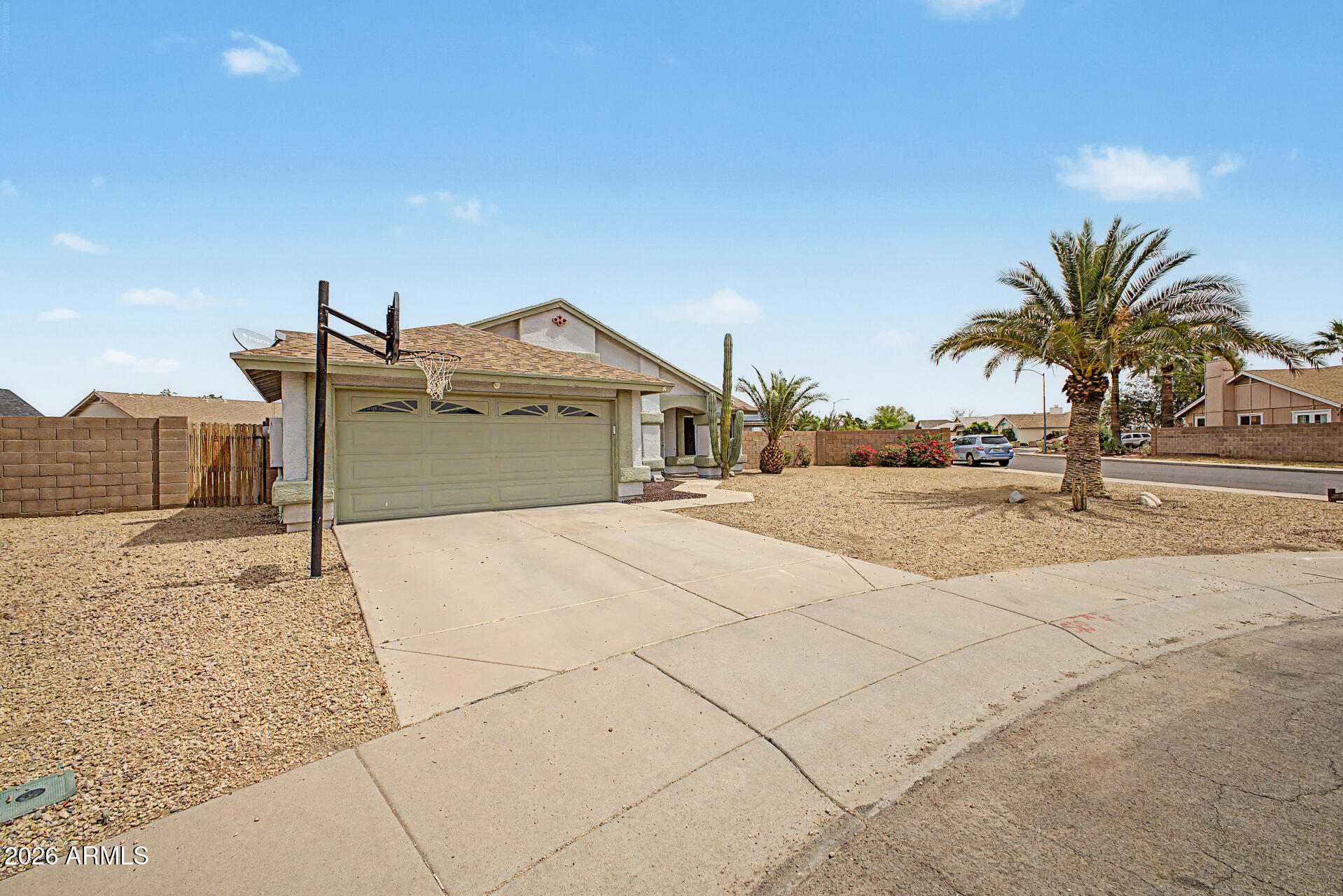 8554 W COLTER Street