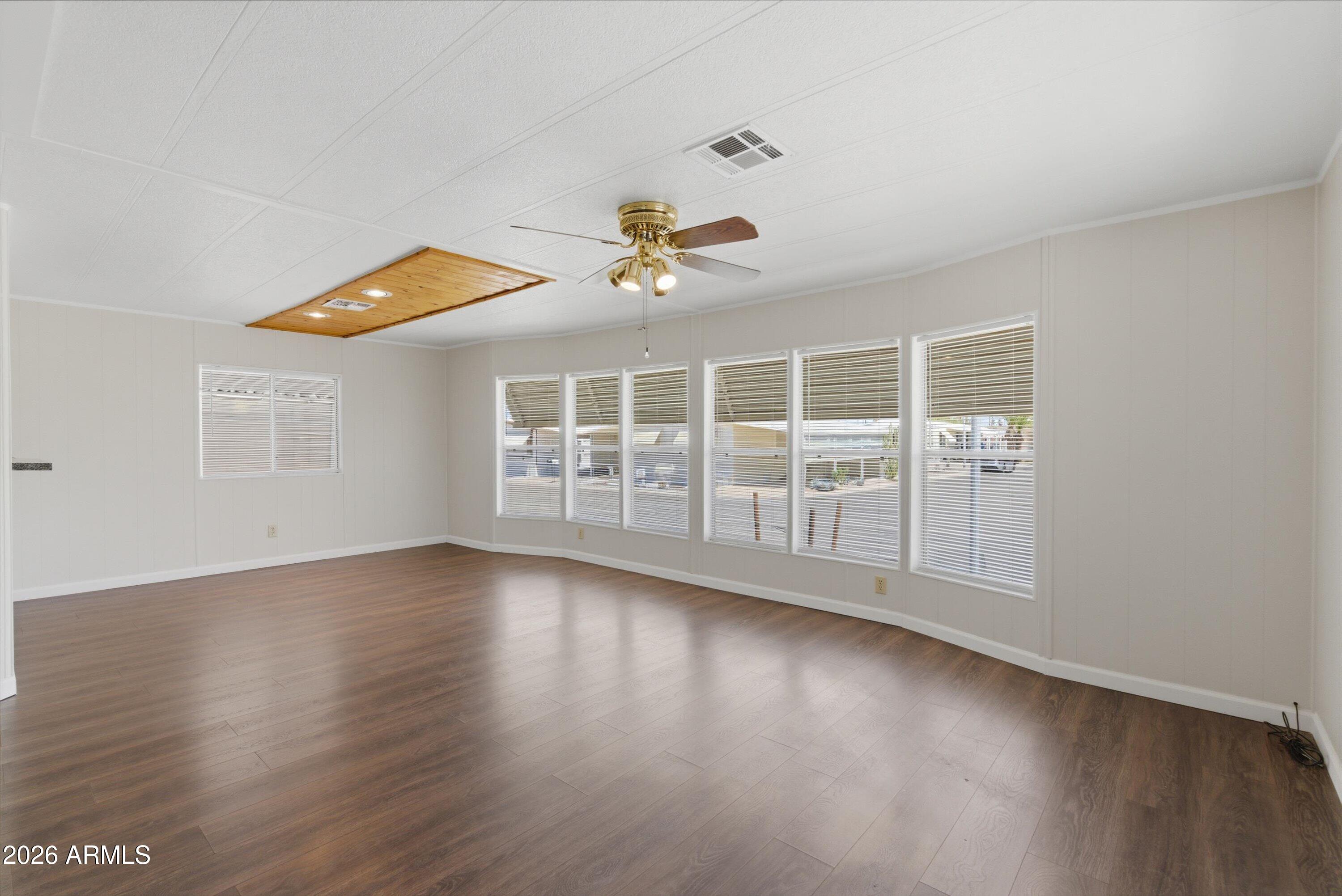 4065 E UNIVERSITY Drive 384