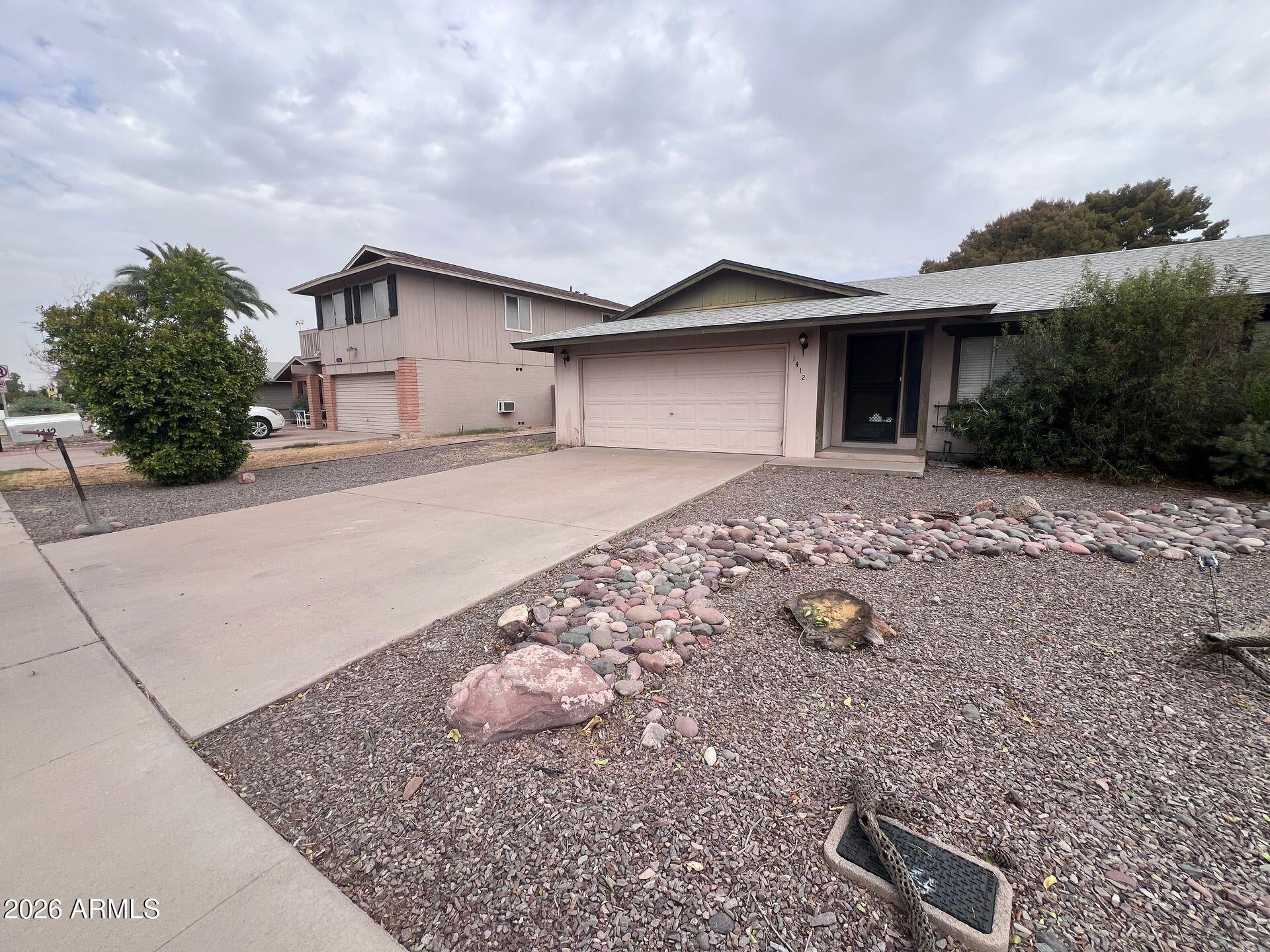 1412 E REDFIELD Road
