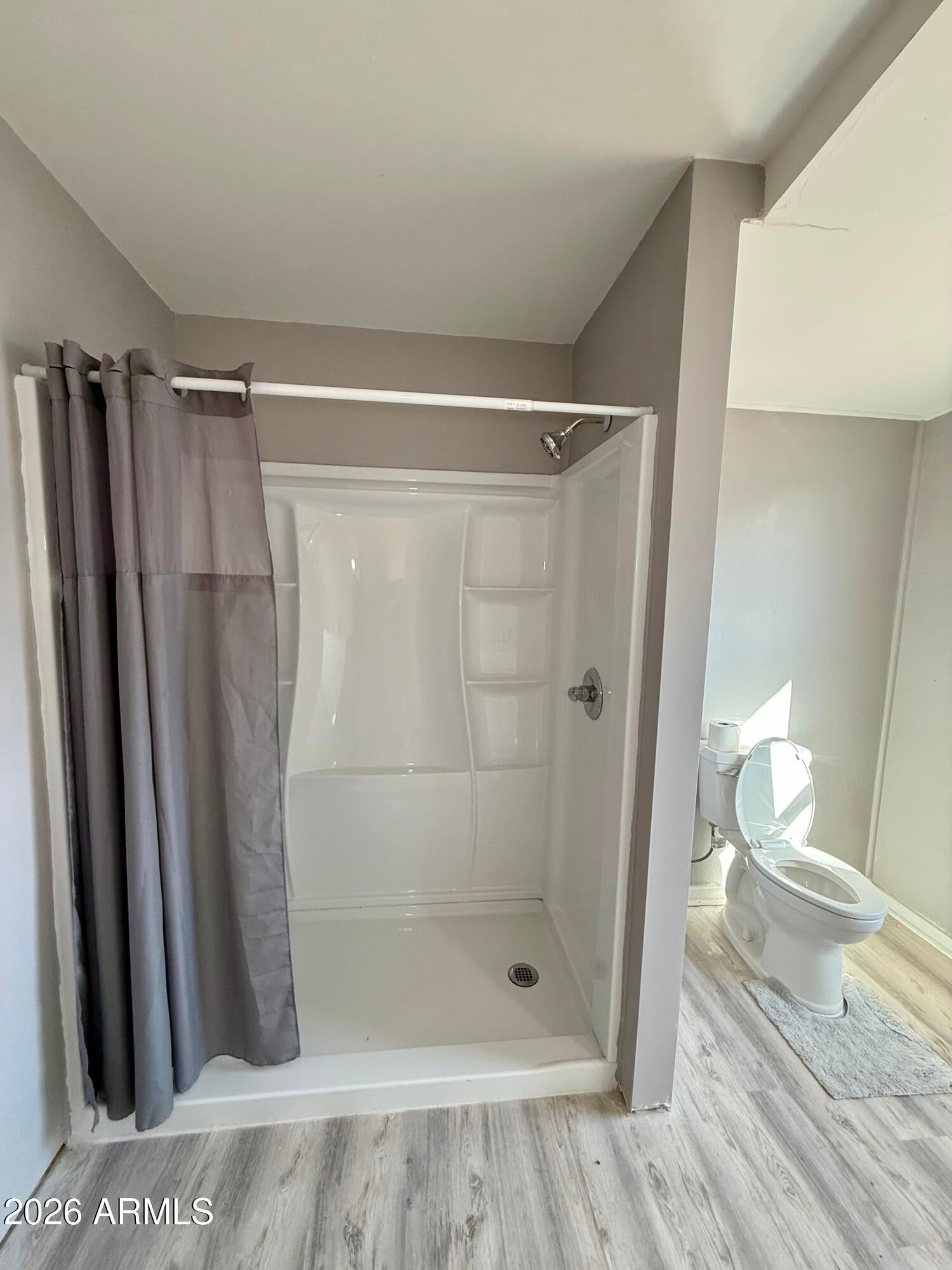 121 W ESTRELLA Avenue