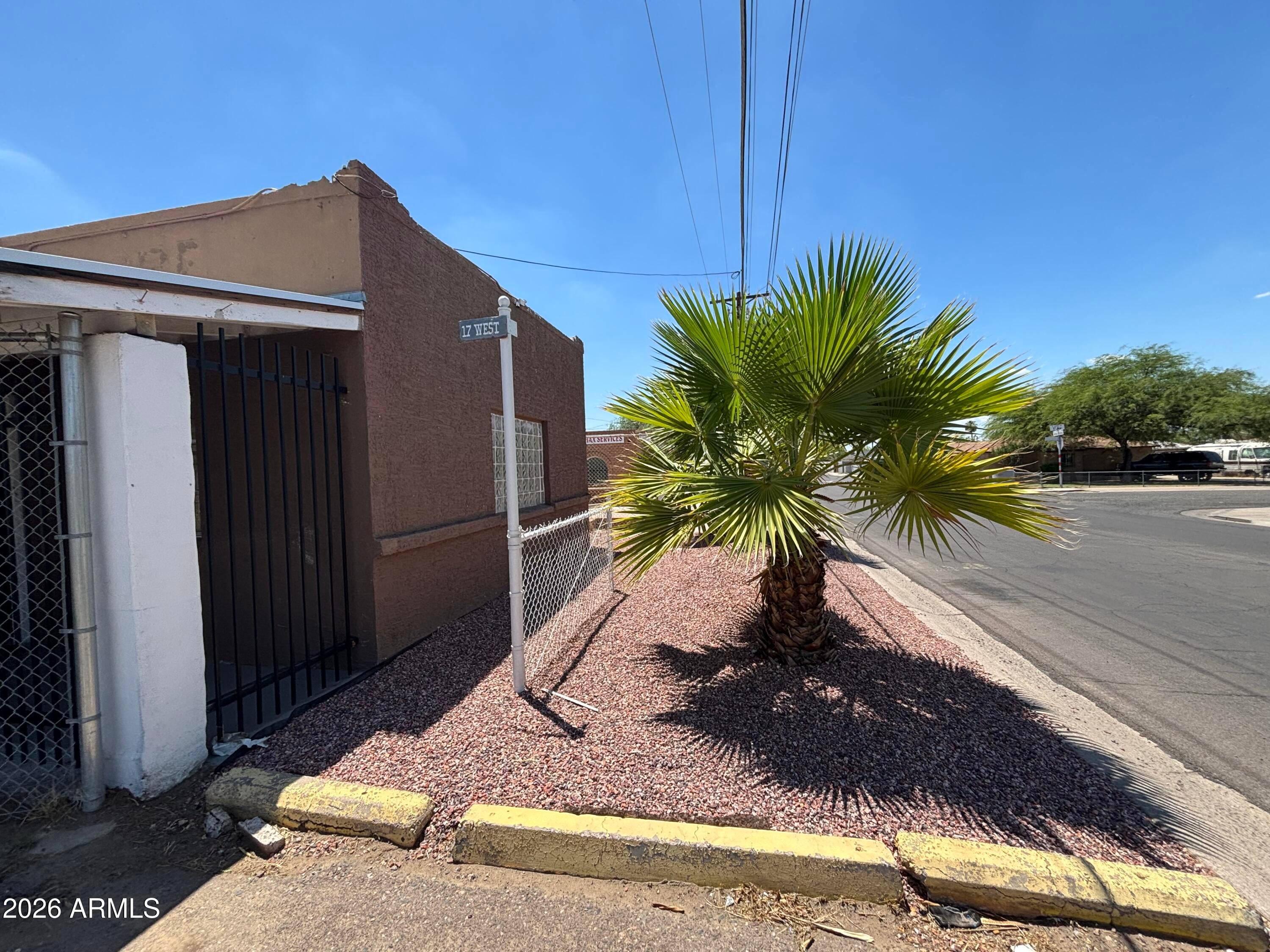 17 W Alta Vista Road