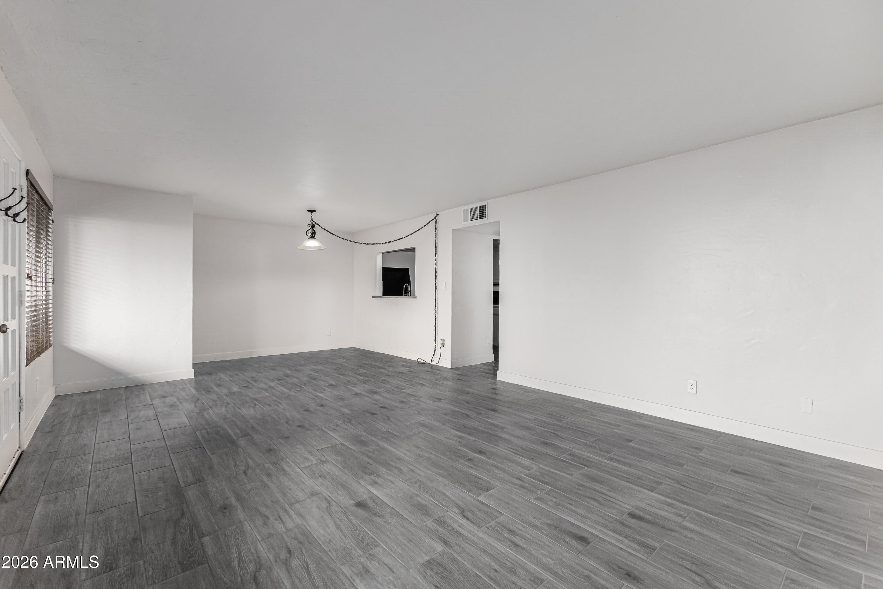 240 S OLD LITCHFIELD Road 122