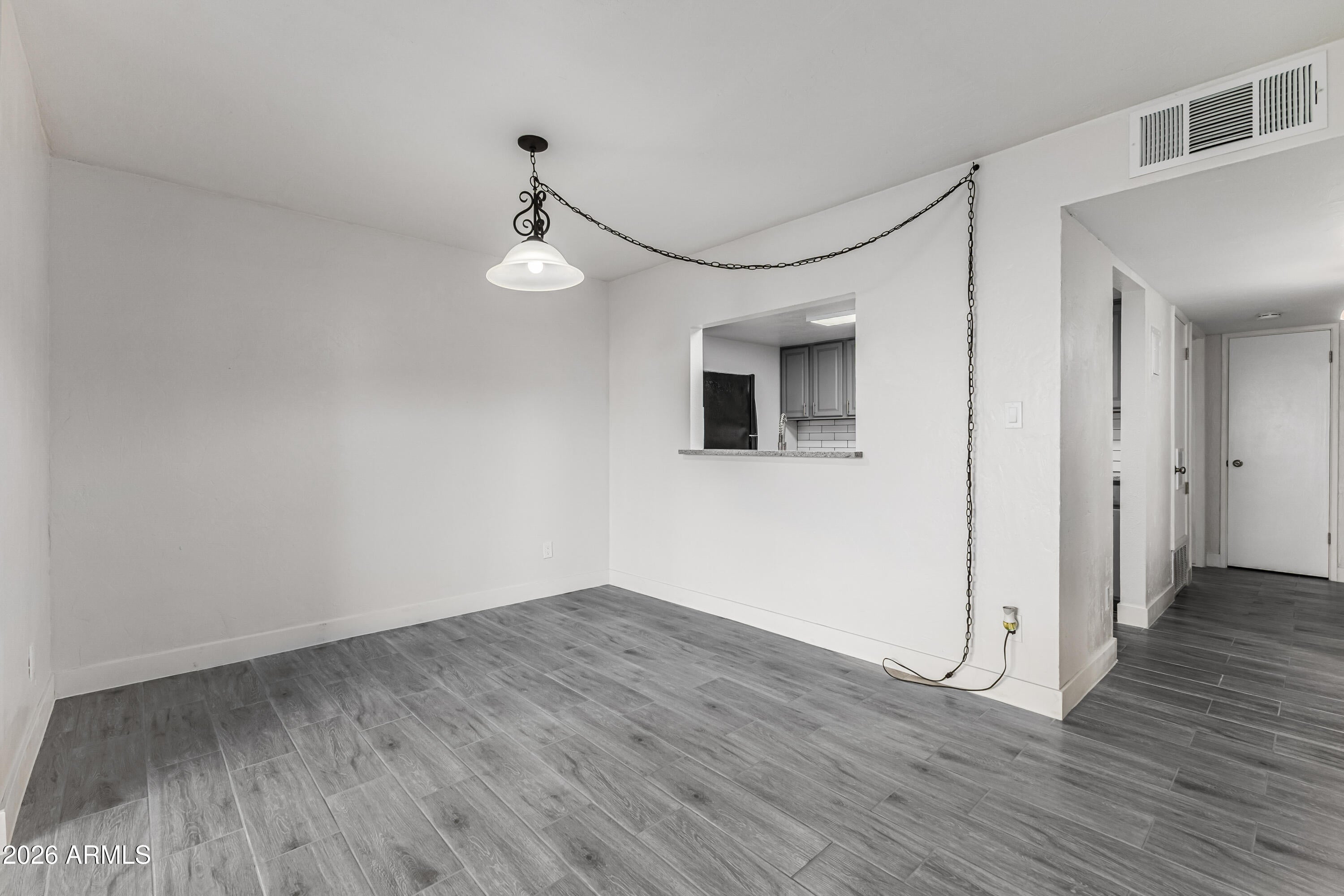 240 S OLD LITCHFIELD Road 122