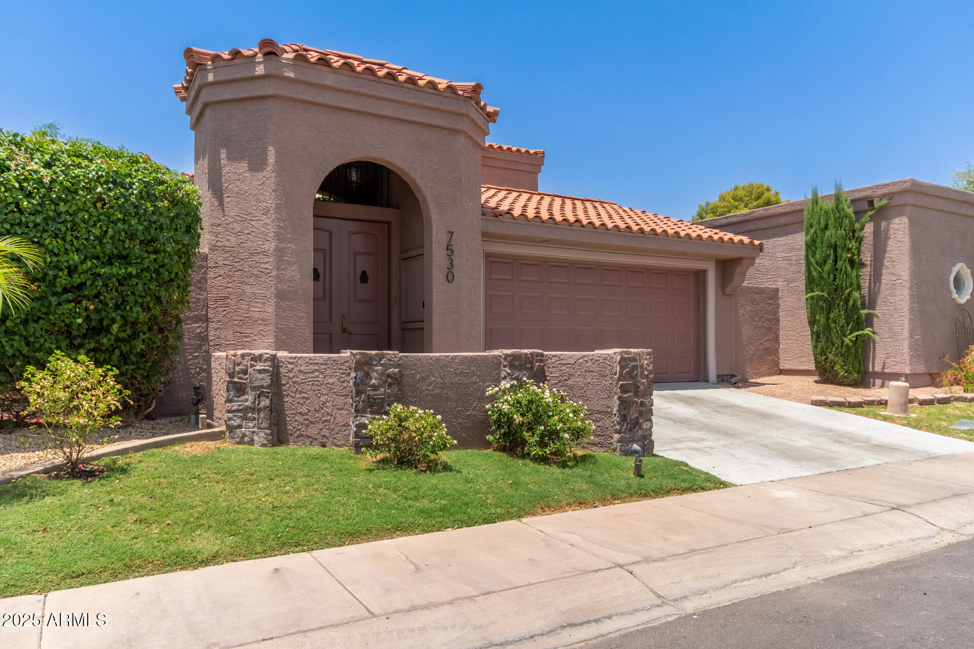 7530 N VIA DE LA SIESTA --