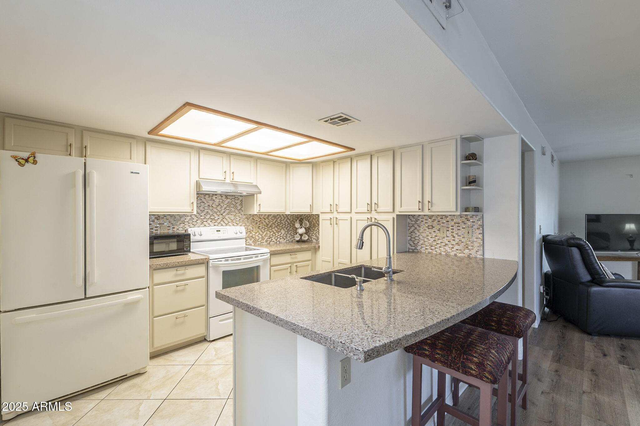 1021 S GREENFIELD Road 1213