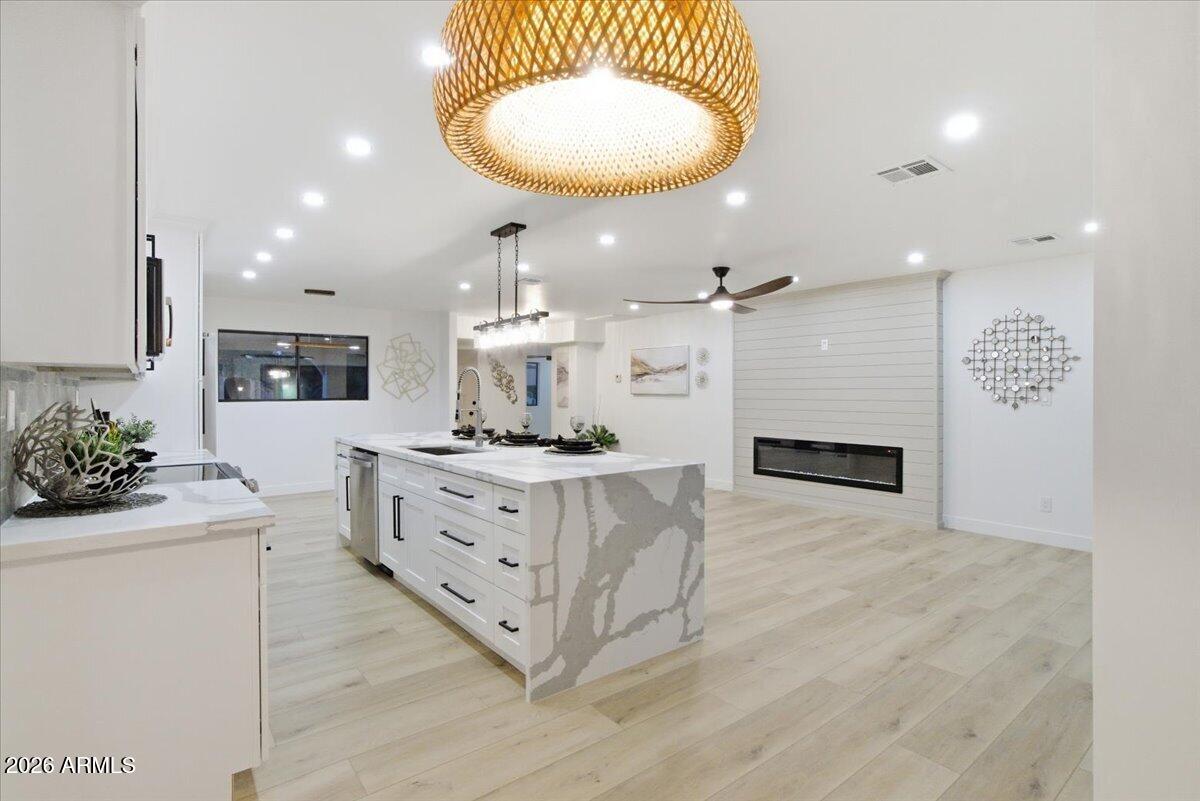 7805 E COOLIDGE Street