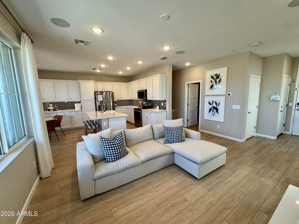Photo of 1281 W Bluejay Drive, Chandler, AZ 85286 (MLS # 7013935)