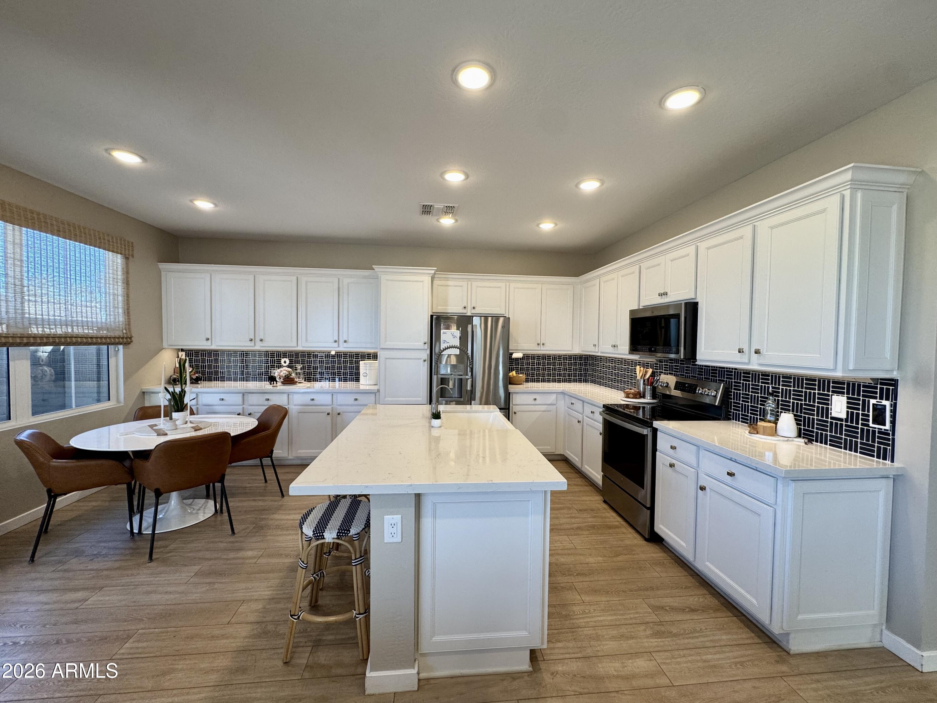 1281 W BLUEJAY Drive