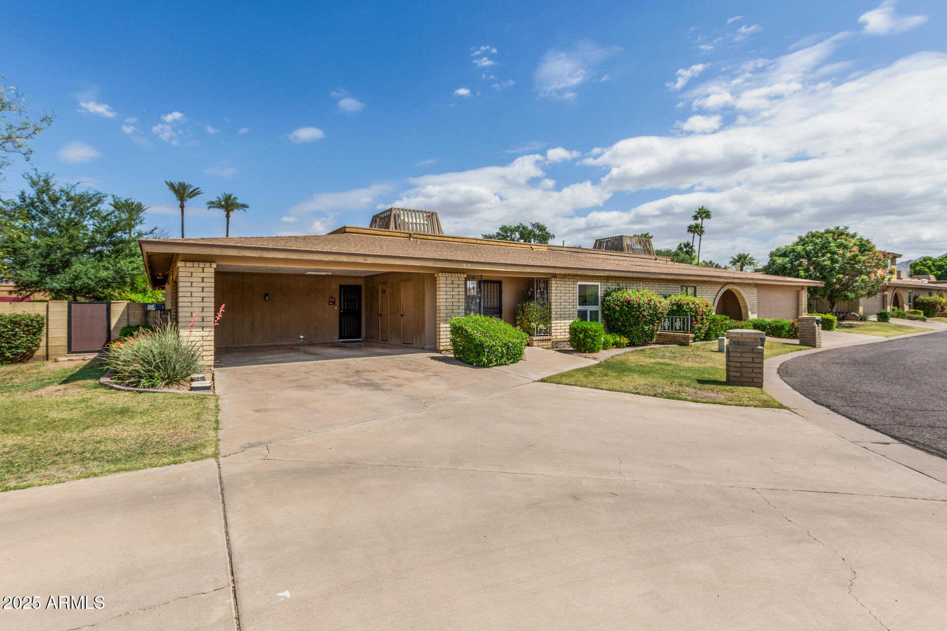 1012 E WAGON WHEEL Drive