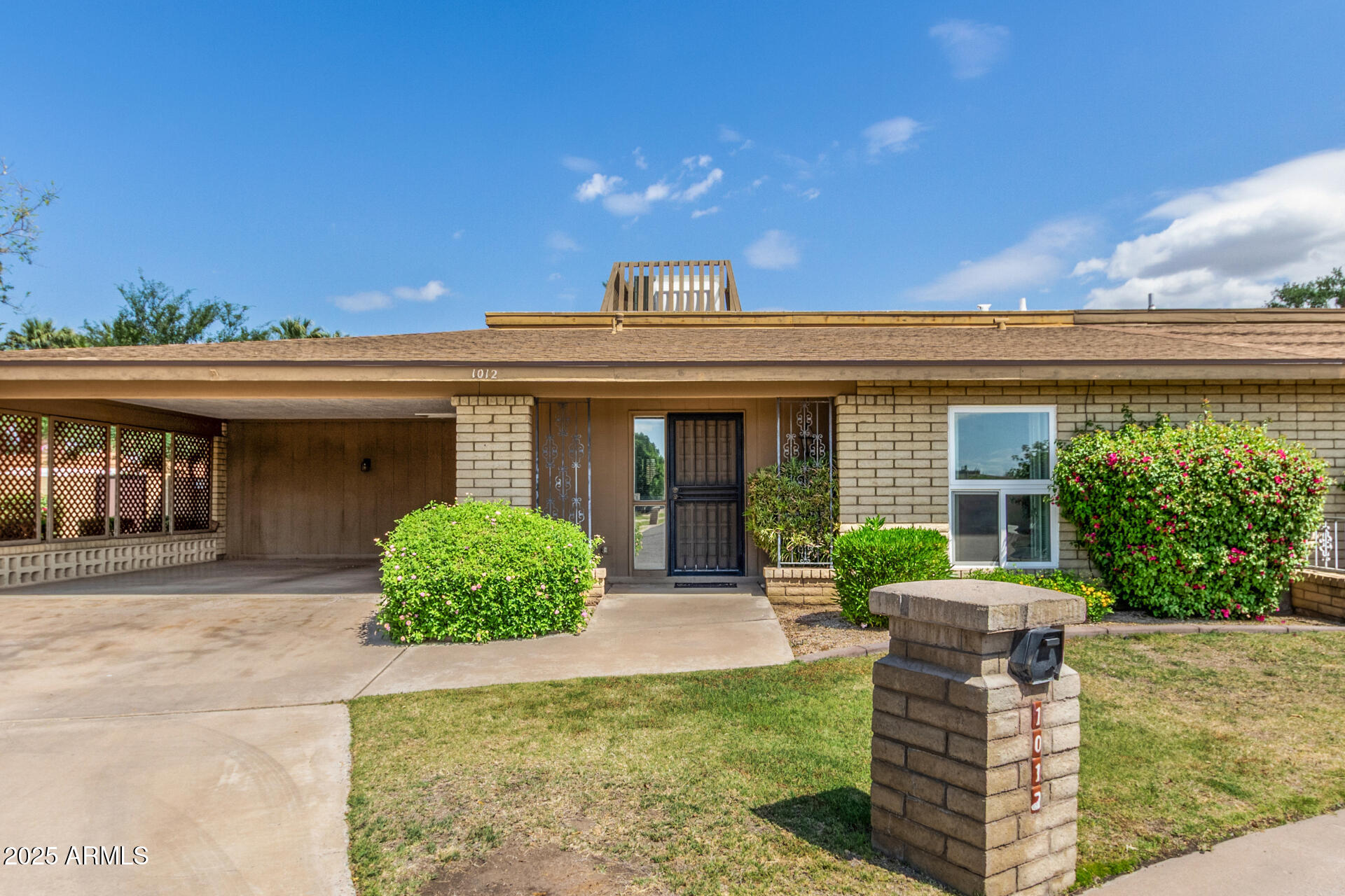 1012 E WAGON WHEEL Drive